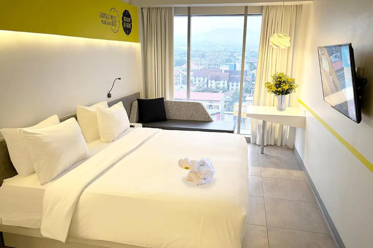 Bed in YELLO Hotel Paskal Bandung