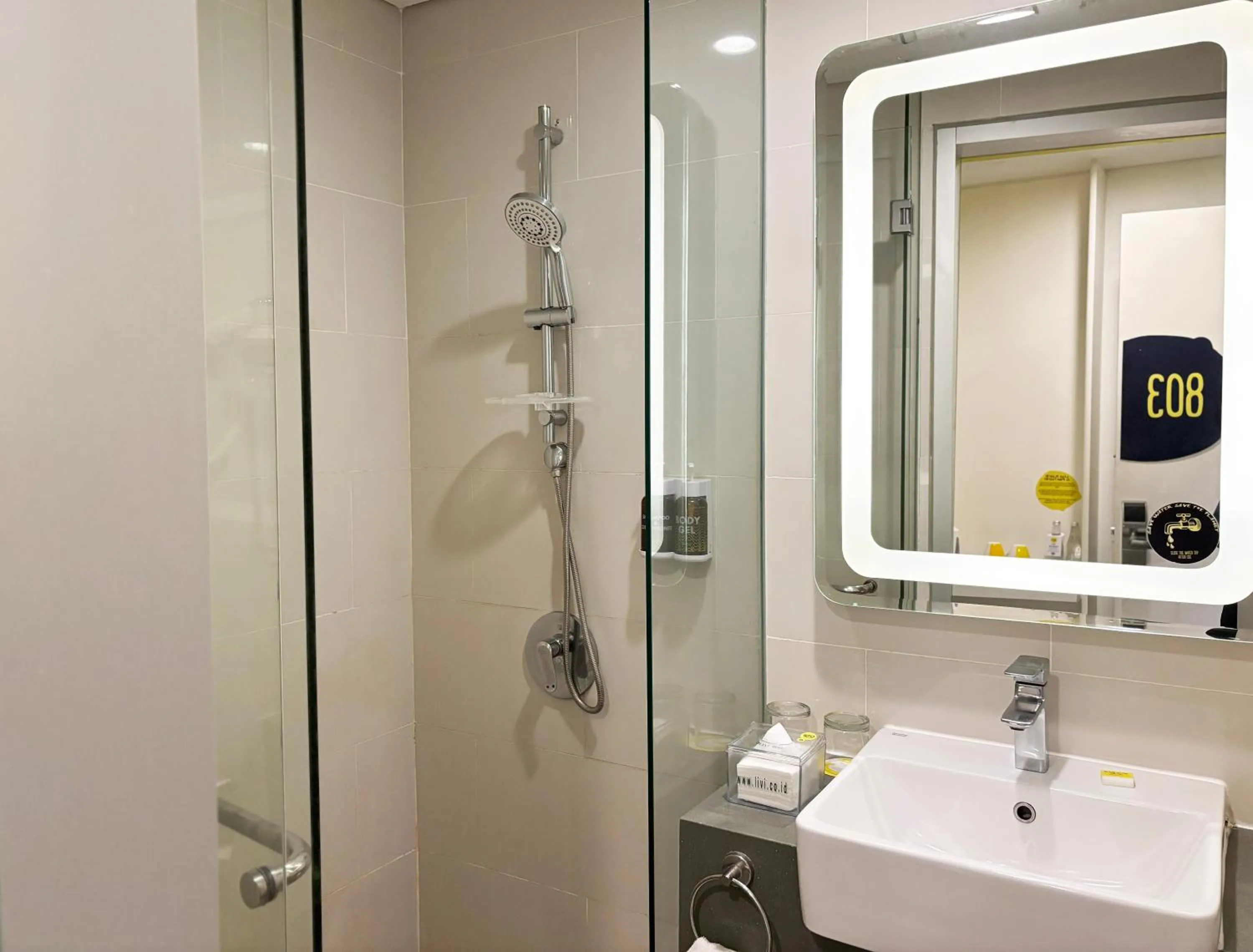 Bathroom in YELLO Hotel Paskal Bandung