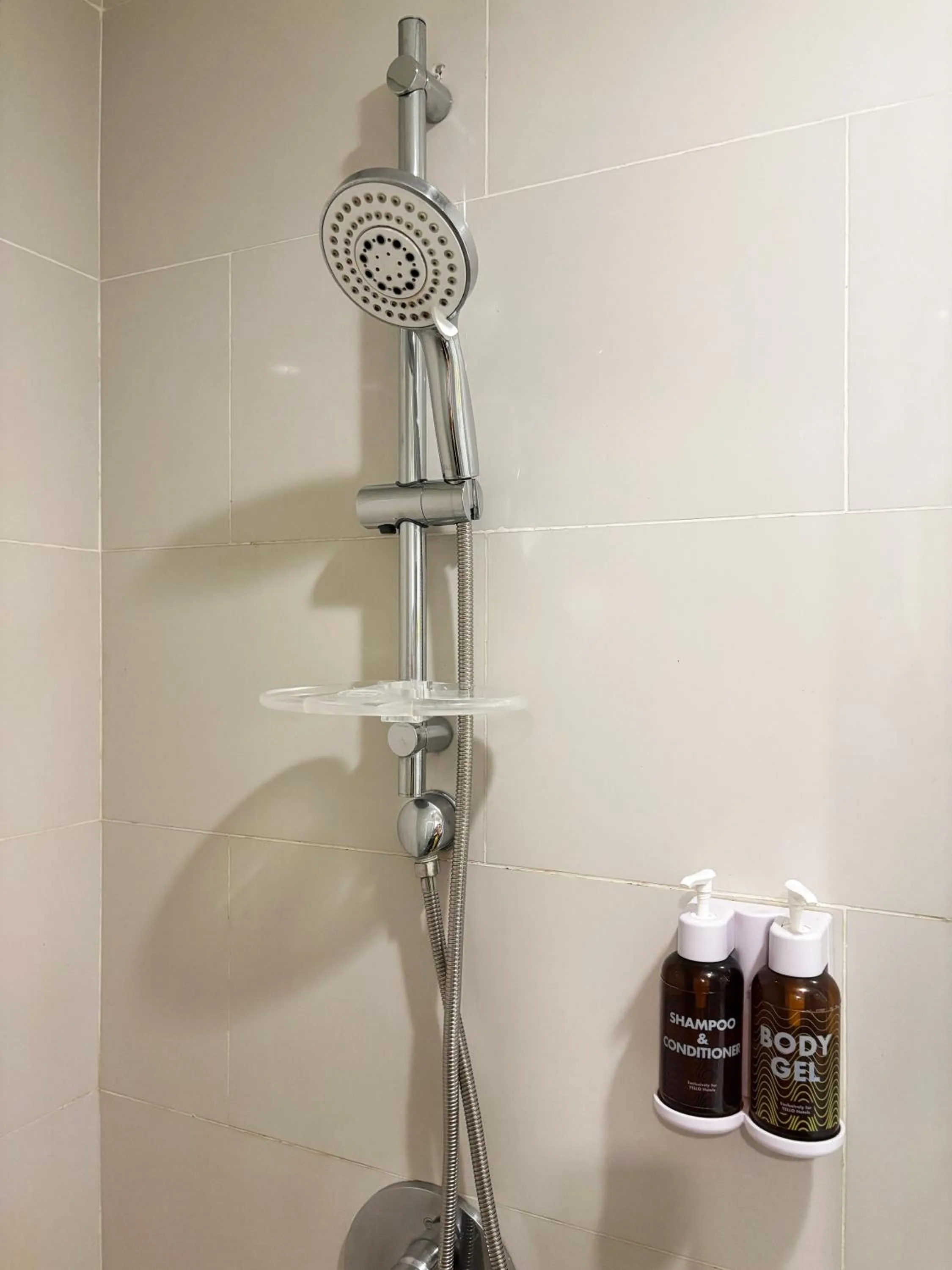 Bathroom in YELLO Hotel Paskal Bandung