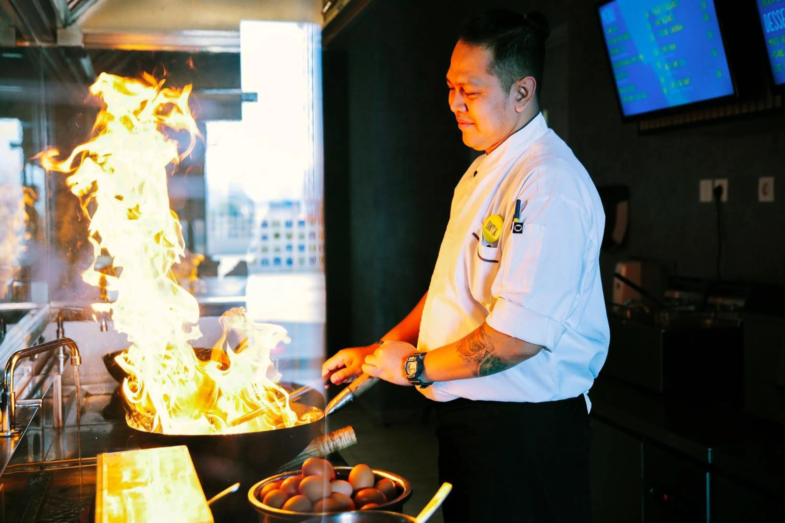 Food and drinks in YELLO Hotel Paskal Bandung