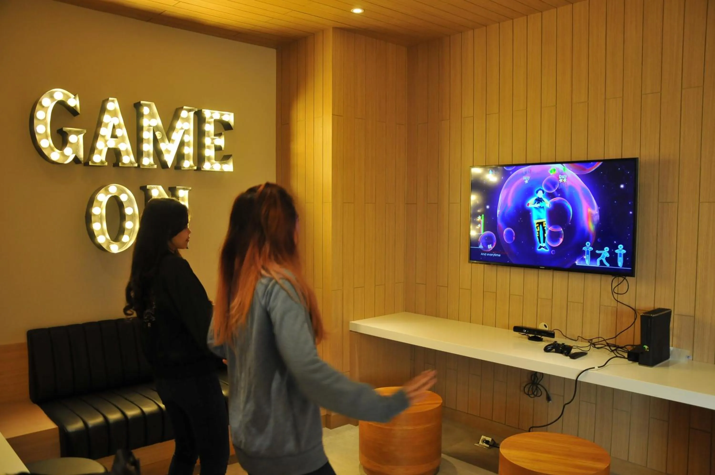 Entertainment in YELLO Hotel Paskal Bandung