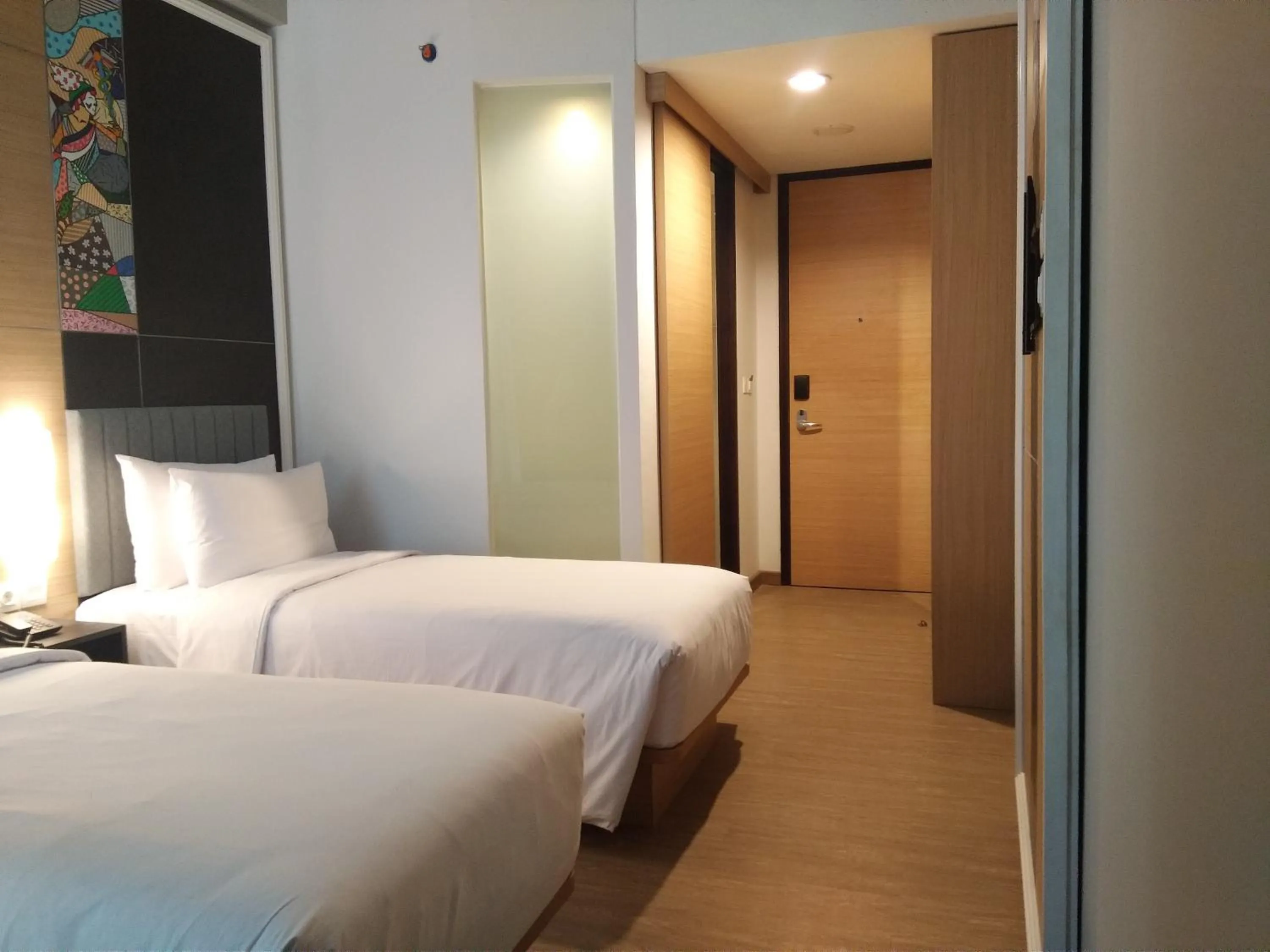 Bed in MaxOne Platinum Hayam Wuruk