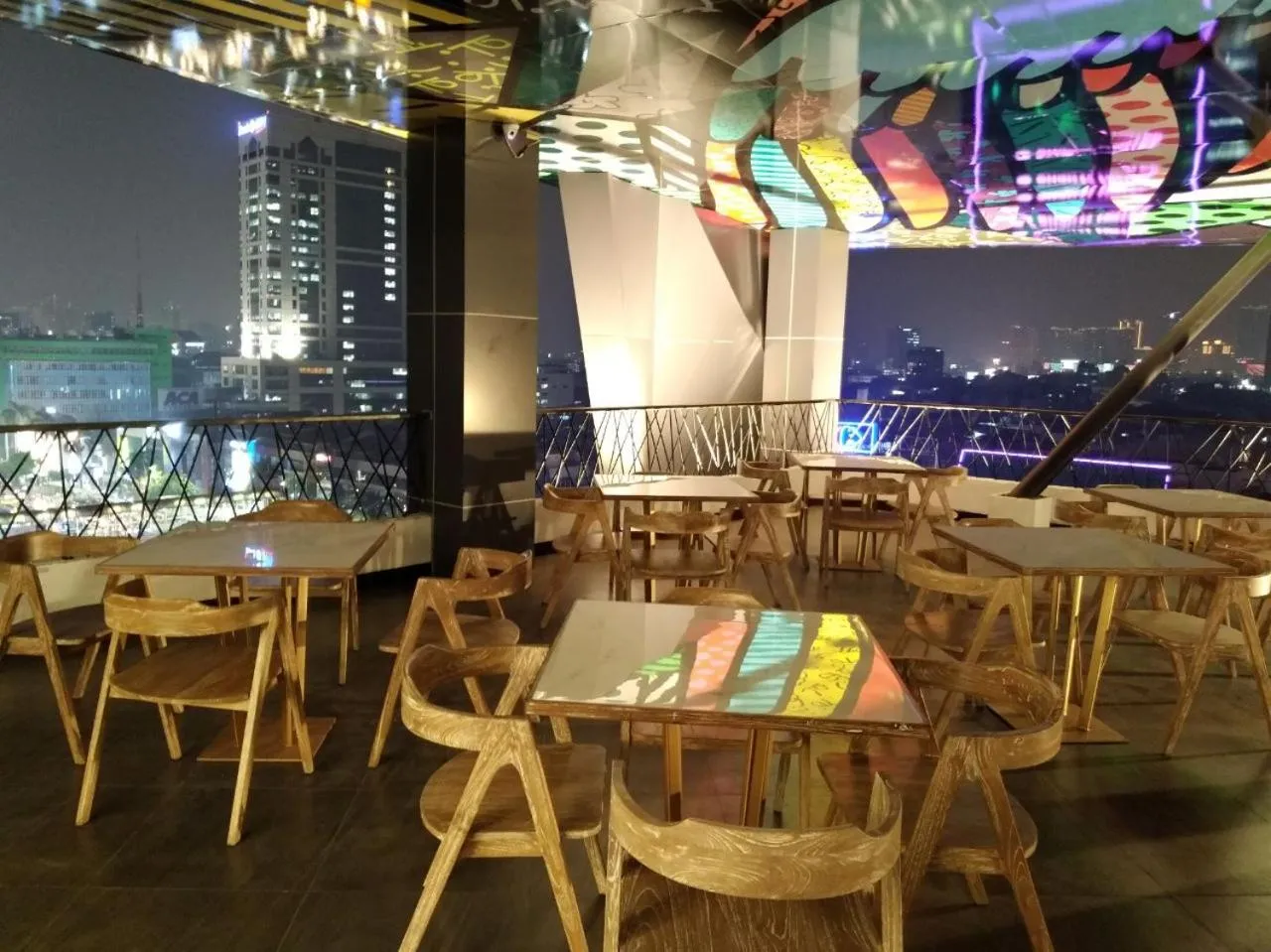 MaxOne Platinum Hayam Wuruk