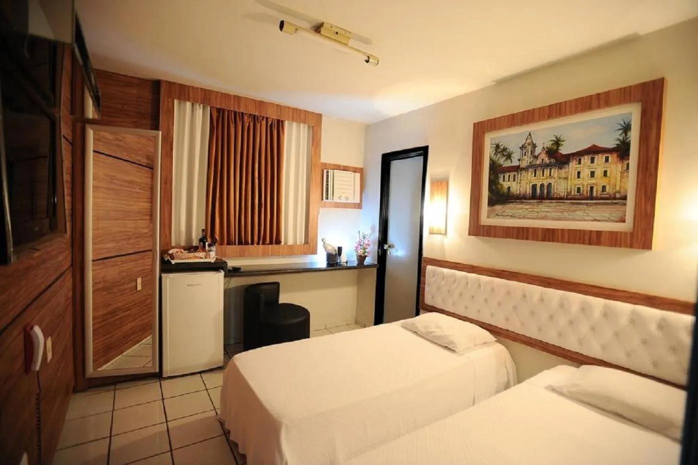 Shower, Bed in Laguna Praia Hotel