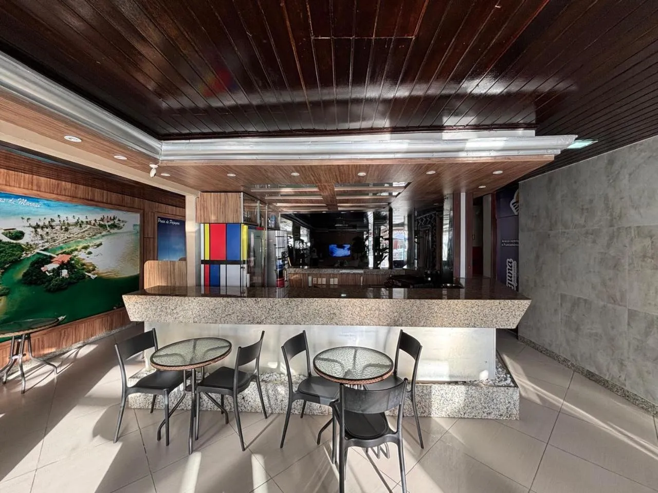 Restaurant/places to eat in Laguna Praia Hotel