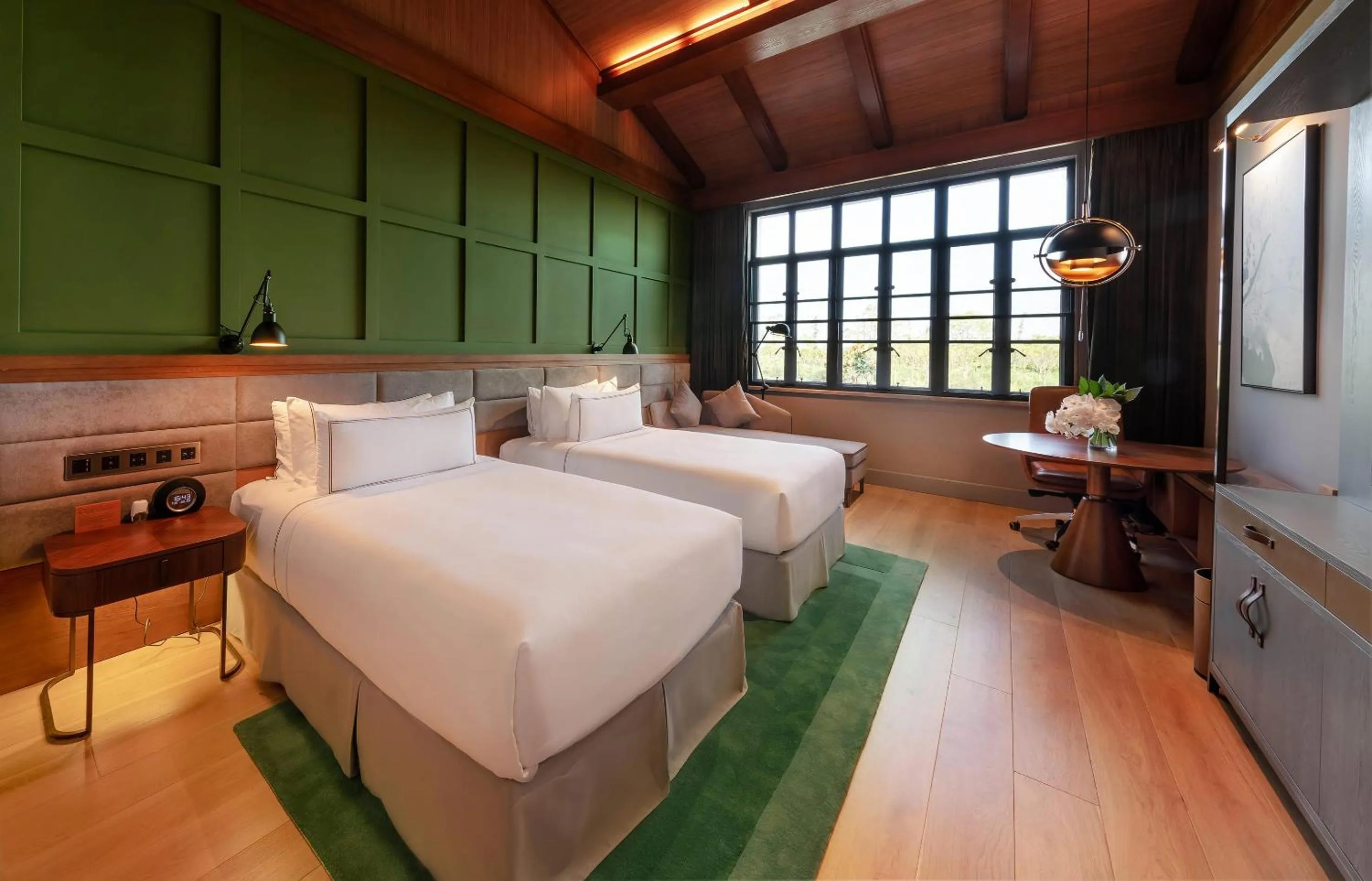 Bed in Meliá Shanghai Parkside