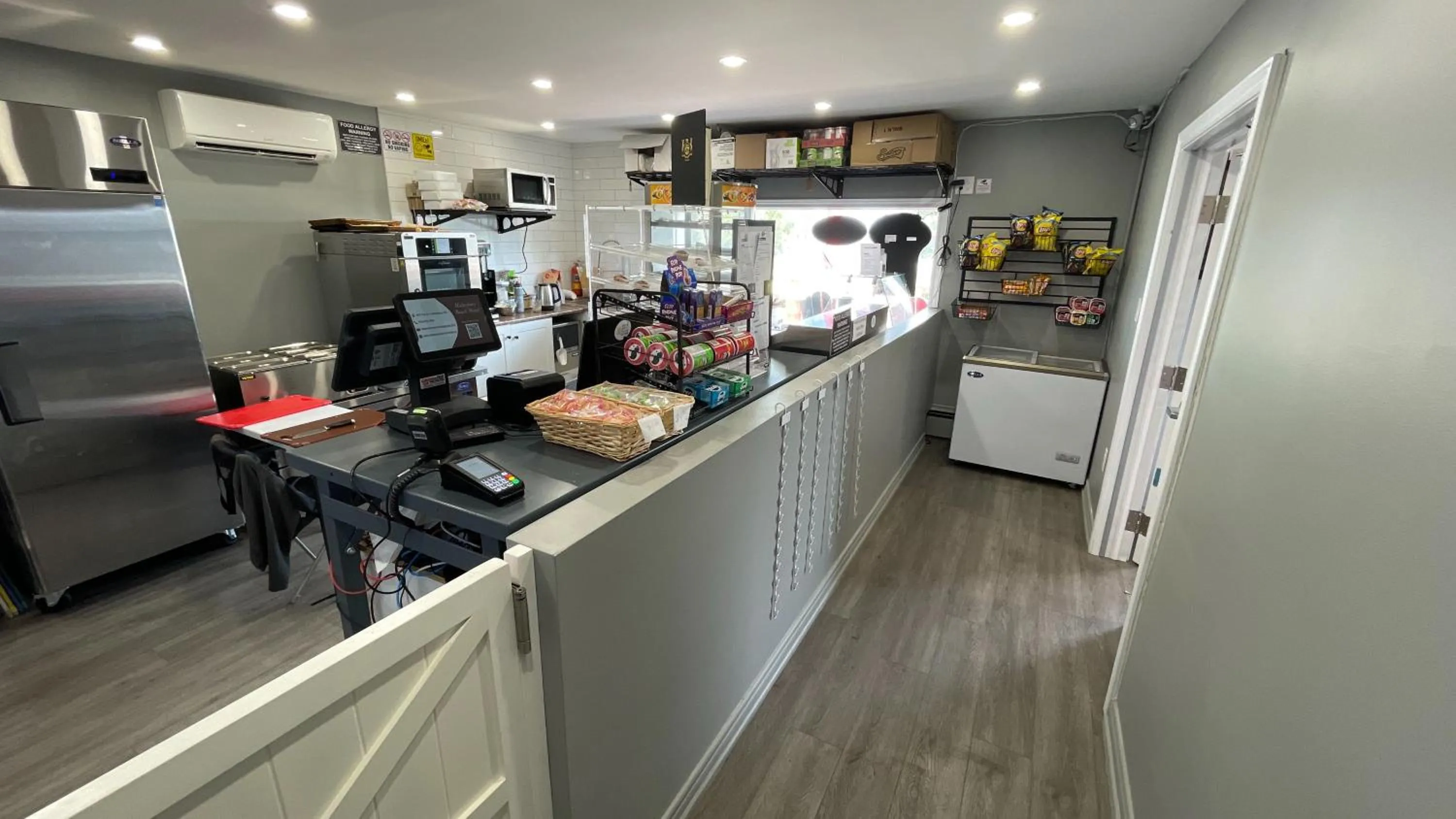 Restaurant/places to eat in Haileybury Beach Motel