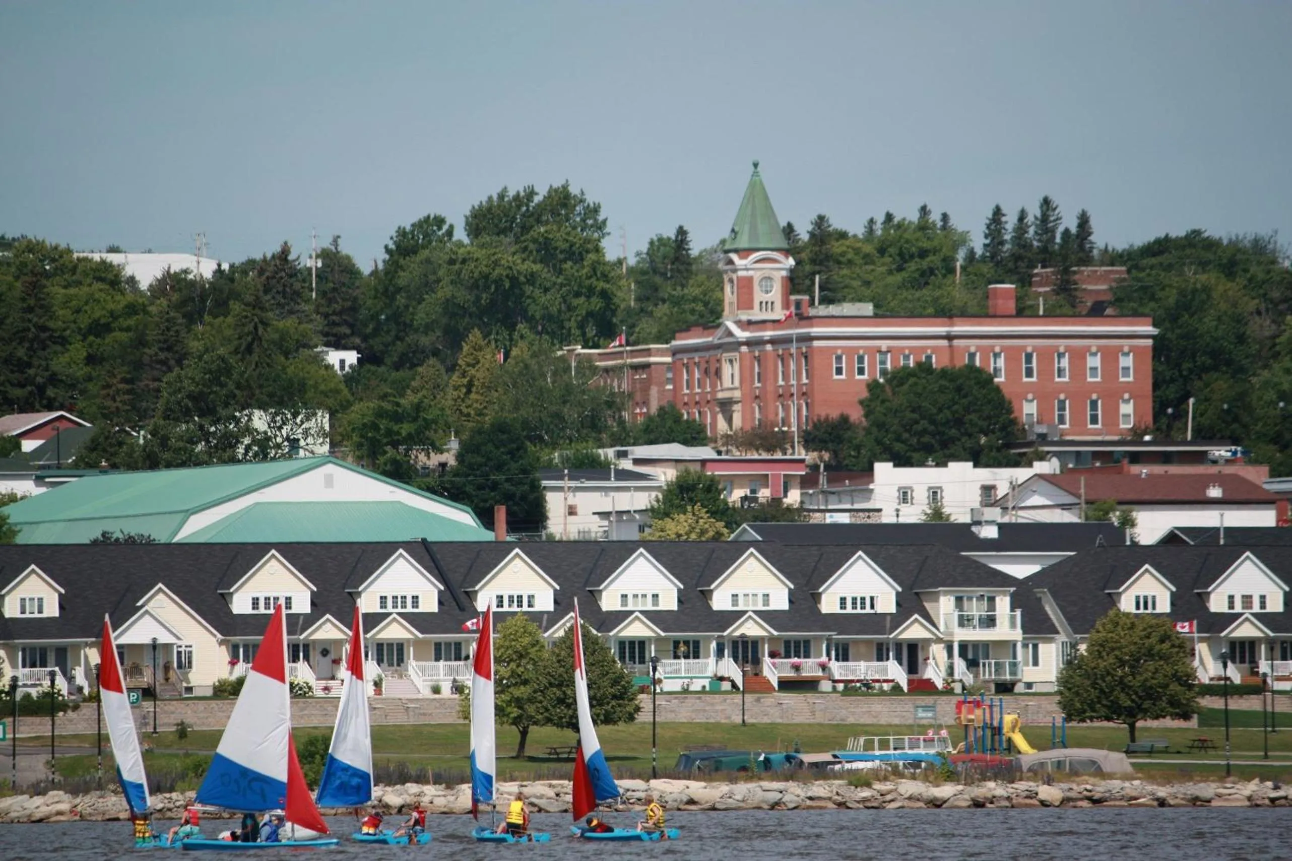 Lake view in Haileybury Beach Motel