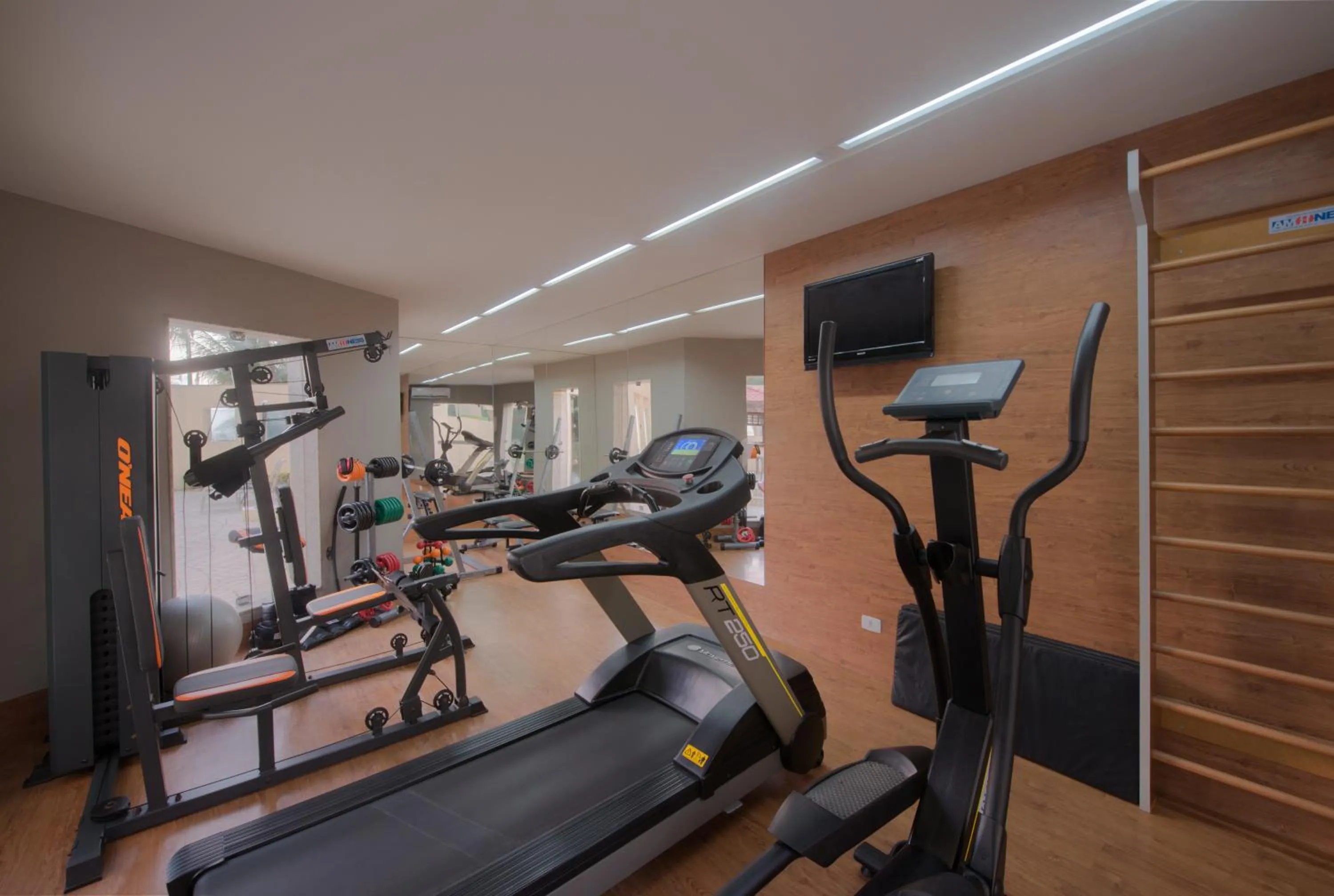 Fitness centre/facilities in Costa Mar Recife Hotel by Atlantica