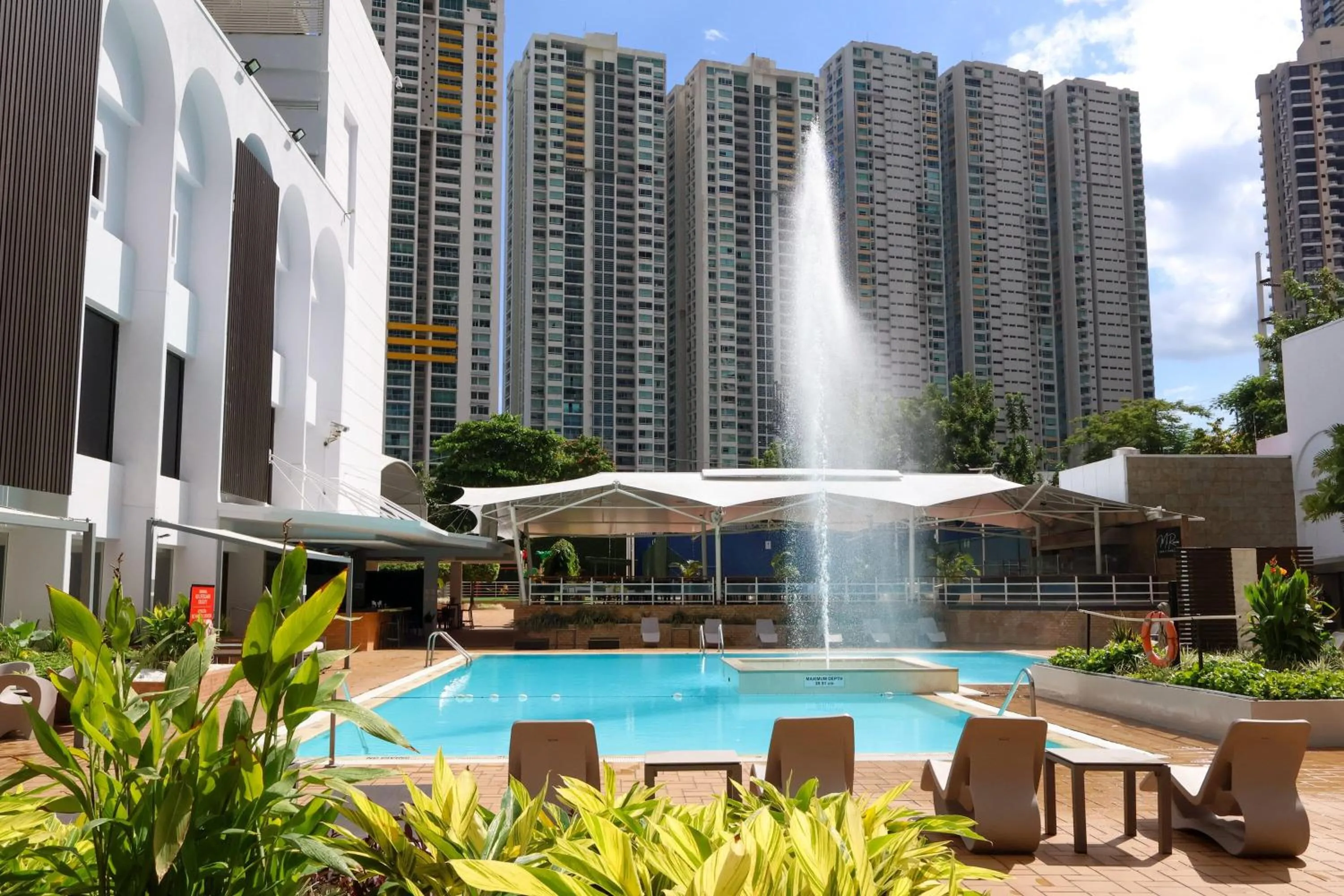 Swimming pool in Sheraton Grand Panama
