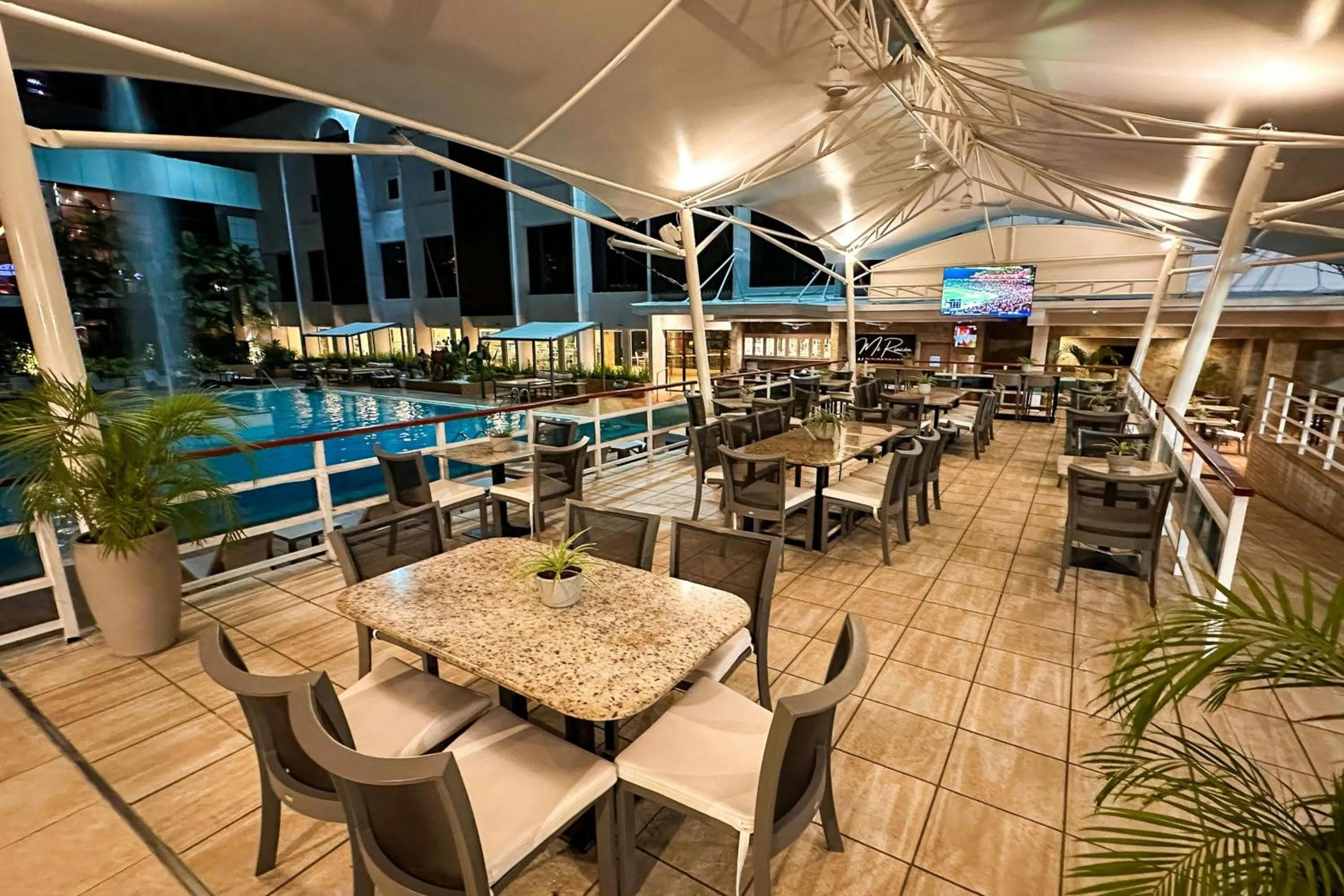 Restaurant/places to eat in Sheraton Grand Panama