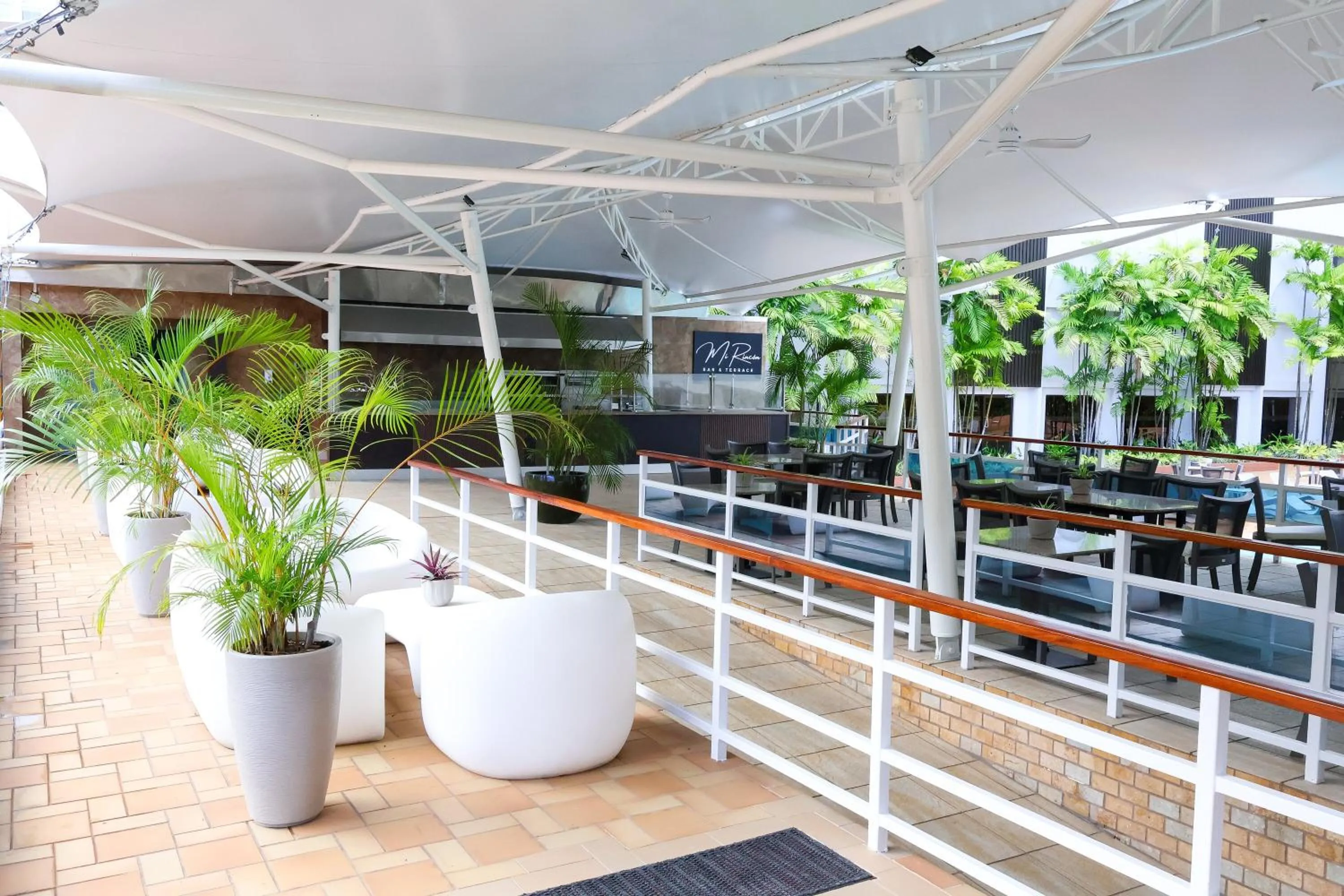 Restaurant/places to eat in Sheraton Grand Panama