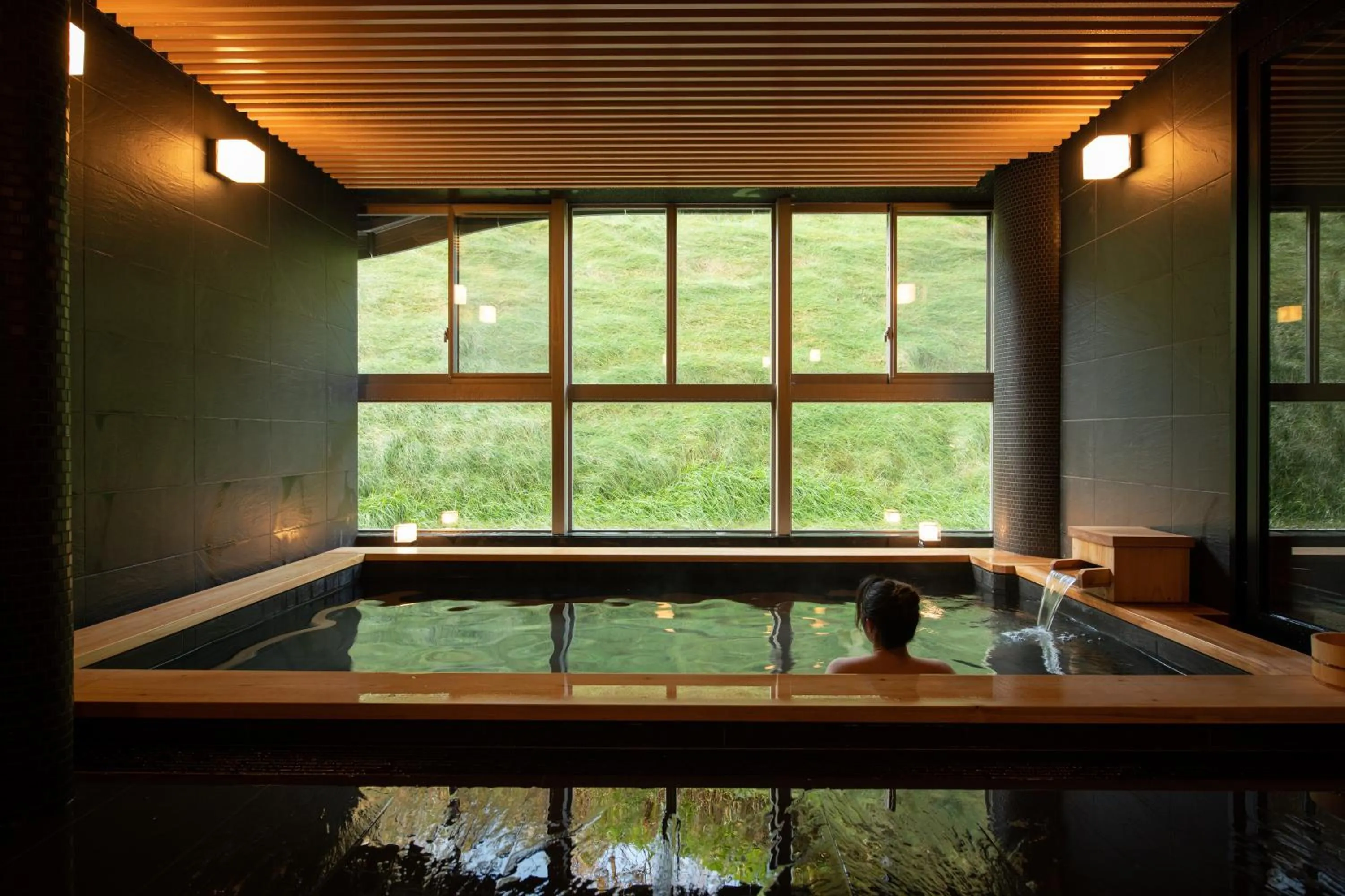 Hot Spring Bath in Skye Niseko