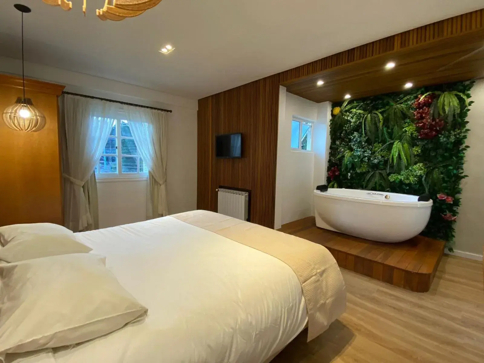 Suite with Hot Tub in Pousada Dom Alfredo José Suite with Hot Tub in Pousada Dom Alfredo José