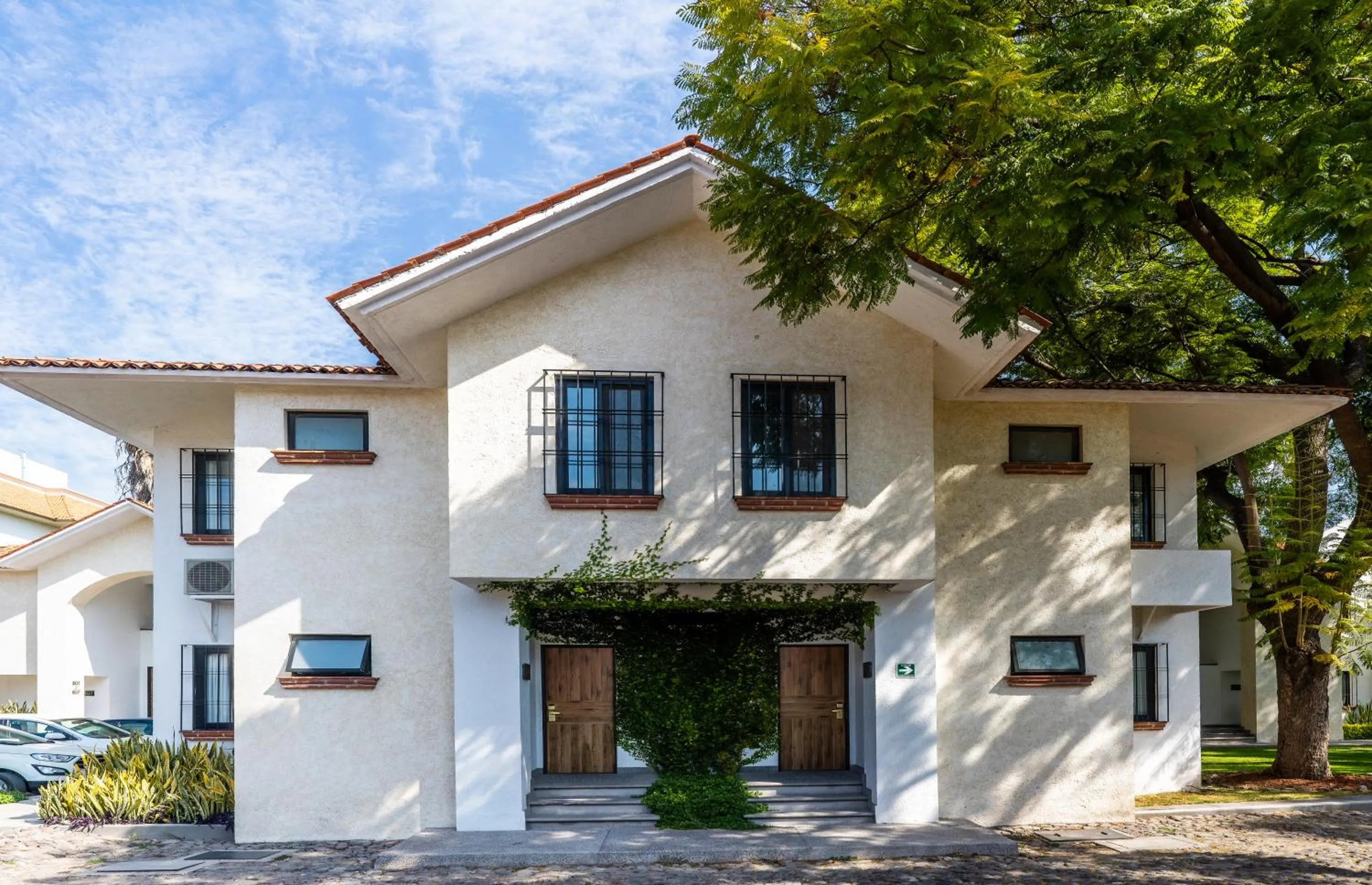 Property building in Hotel Flamingo Inn