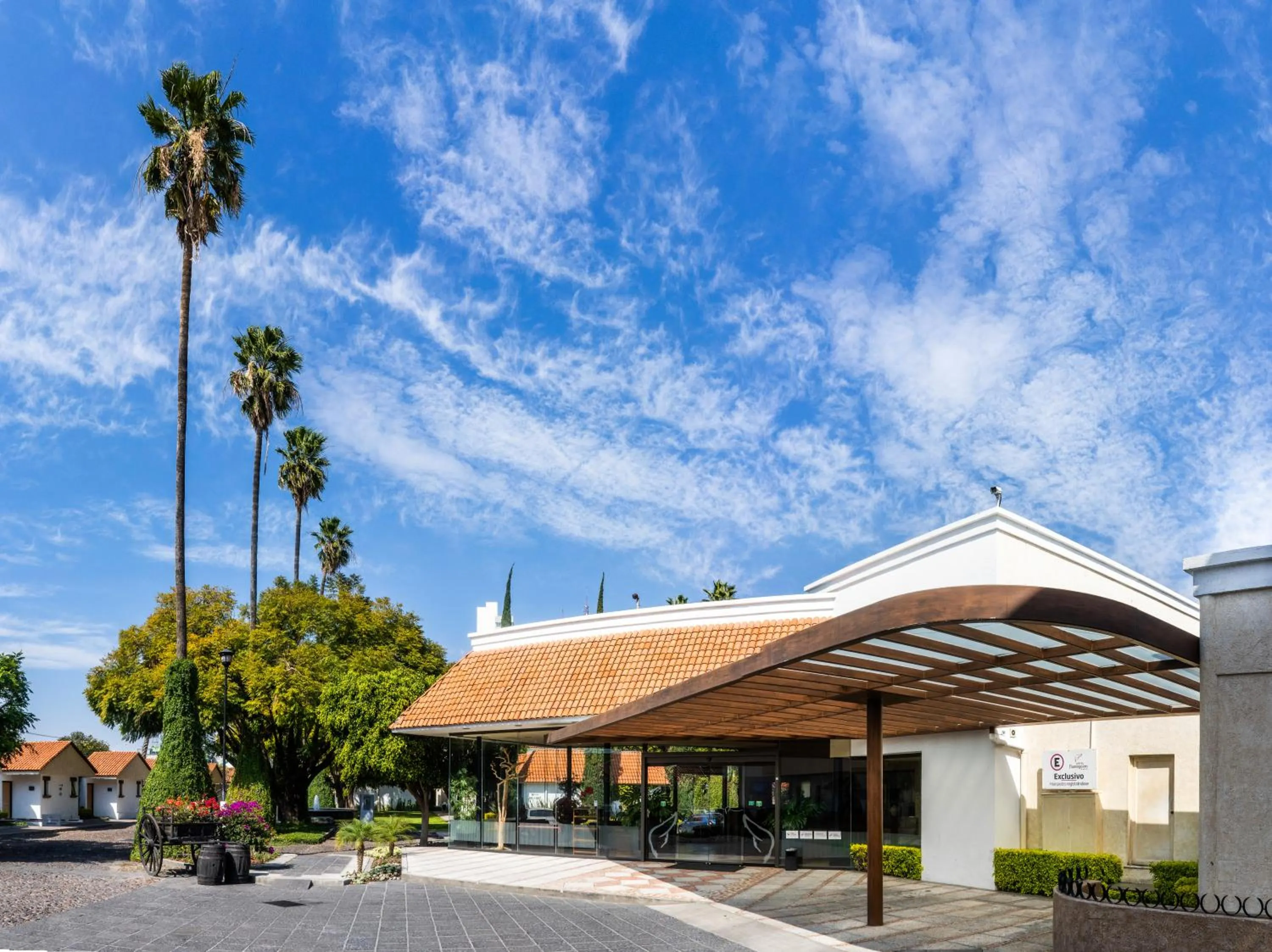 Property building in Hotel Flamingo Inn
