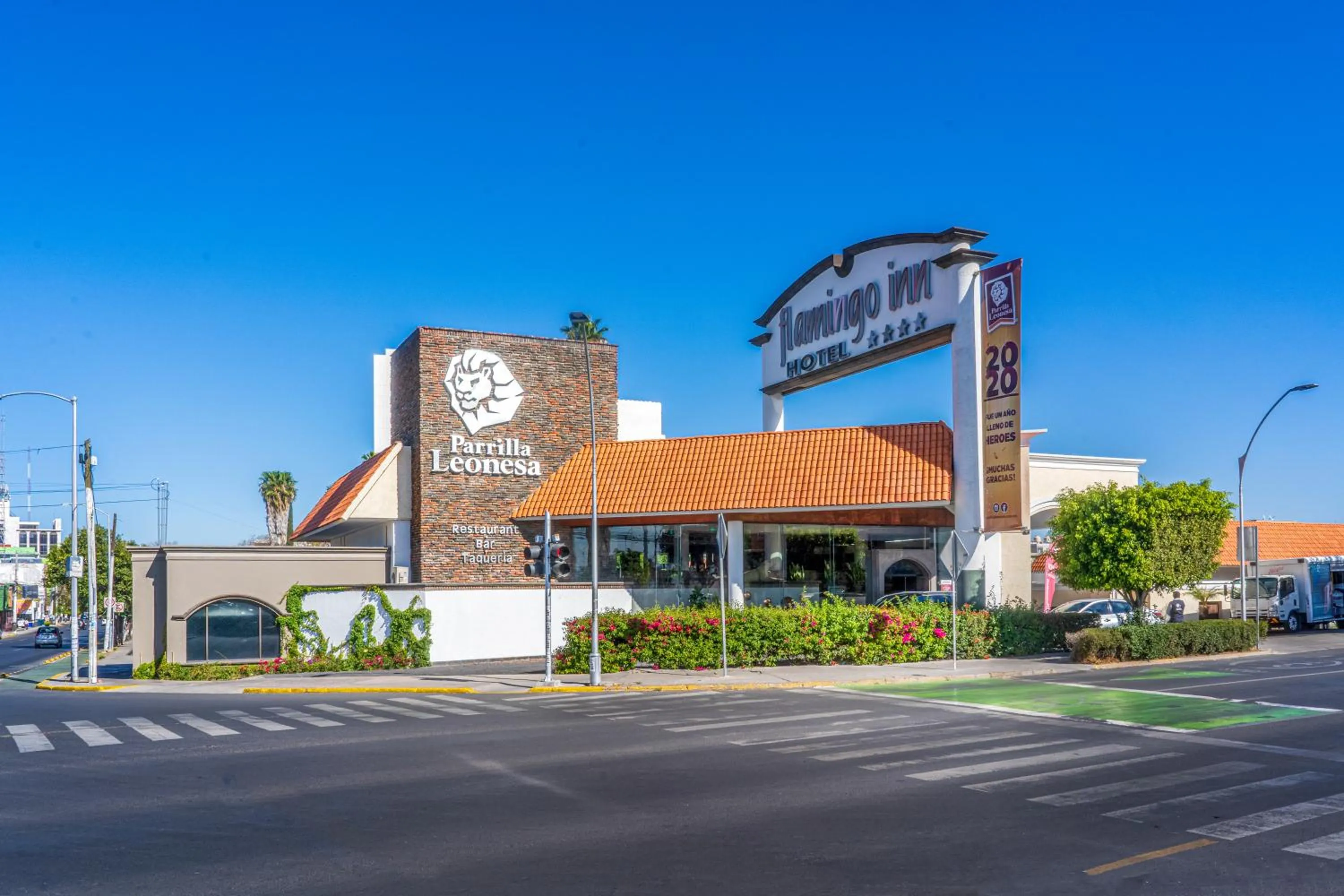 Property building in Hotel Flamingo Inn
