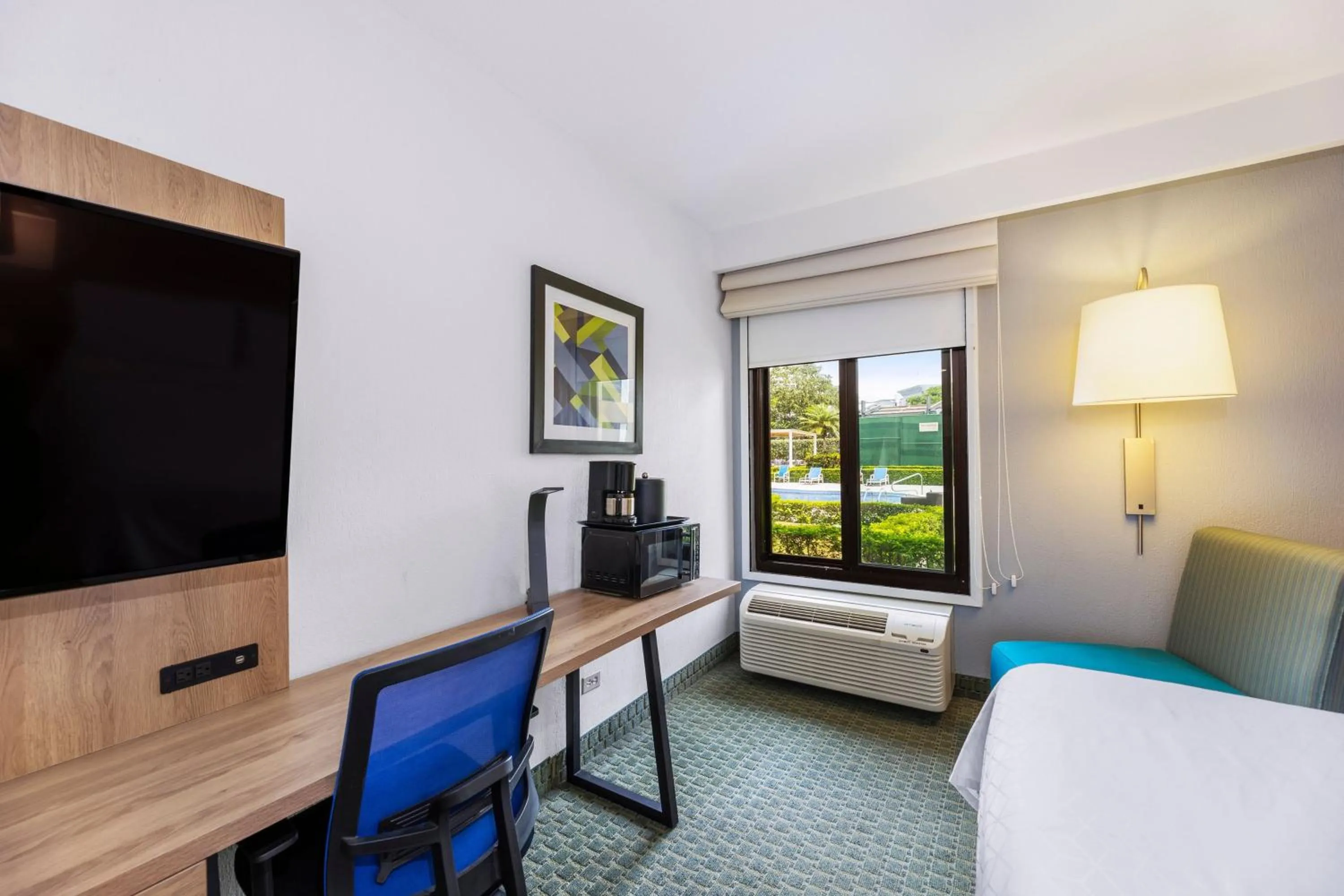 Photo of the whole room, Bed in Holiday Inn Express San Jose Costa Rica Airport by IHG