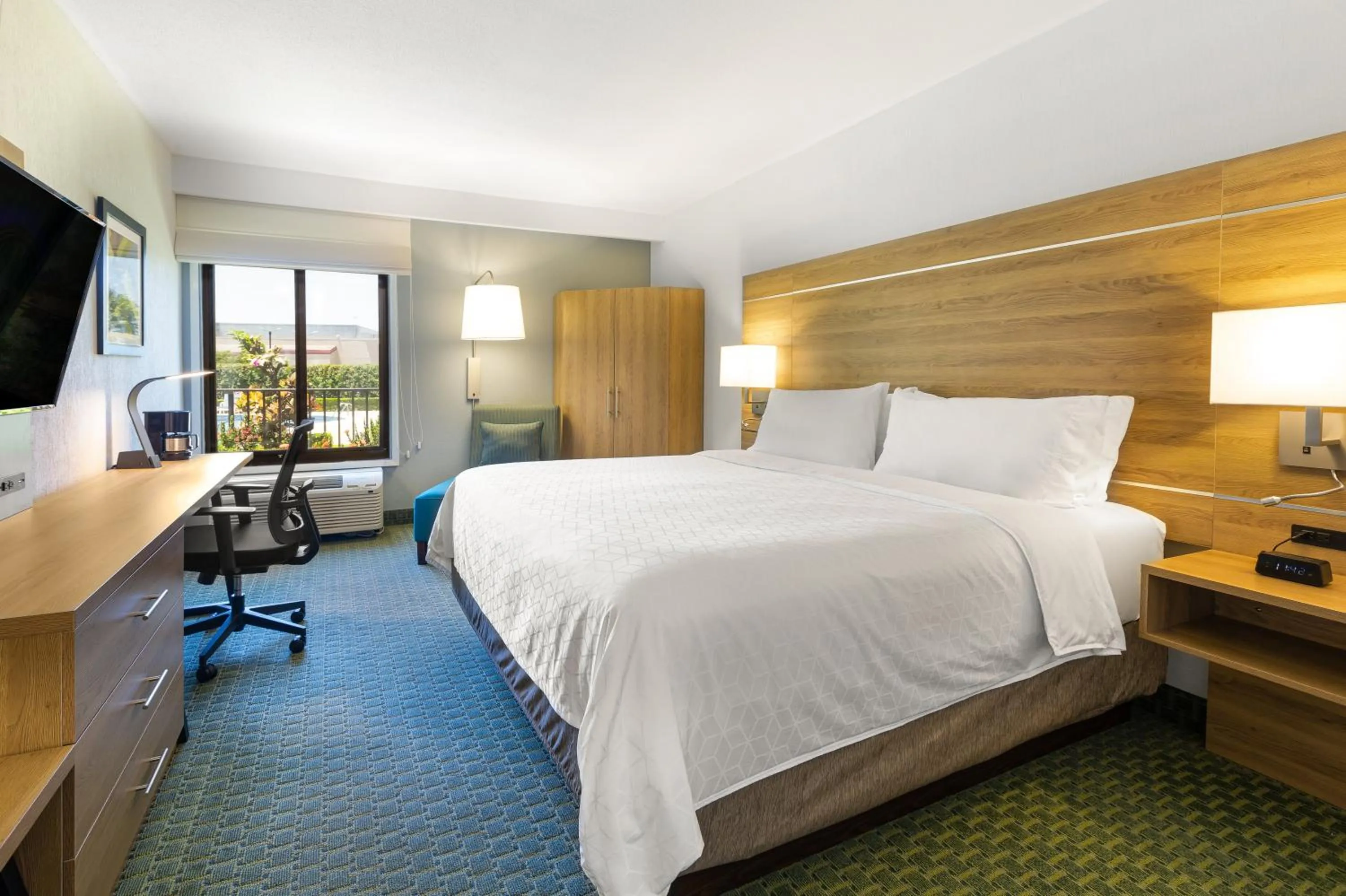 Photo of the whole room, Bed in Holiday Inn Express San Jose Costa Rica Airport by IHG
