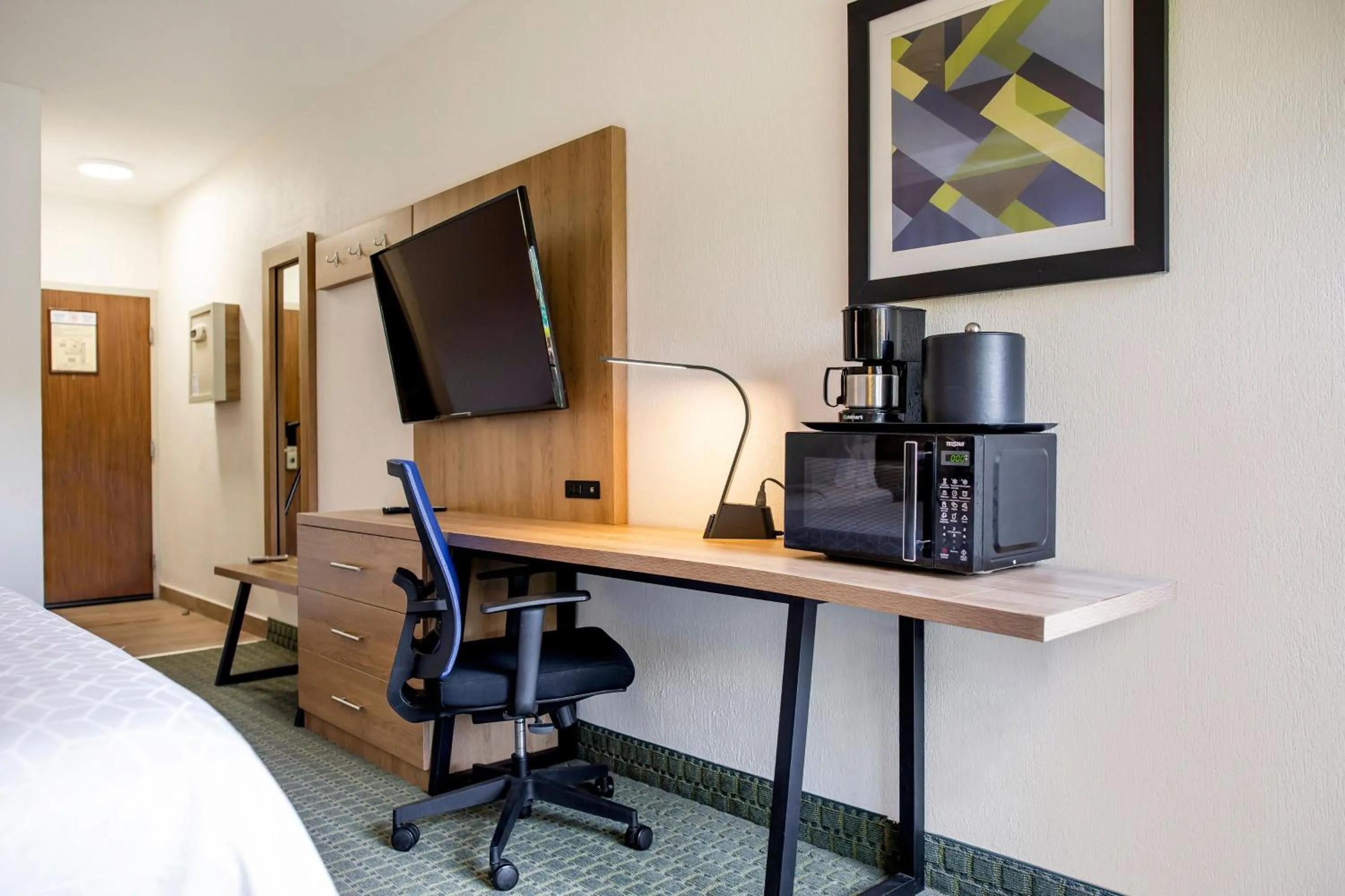 Photo of the whole room, Bed in Holiday Inn Express San Jose Costa Rica Airport by IHG