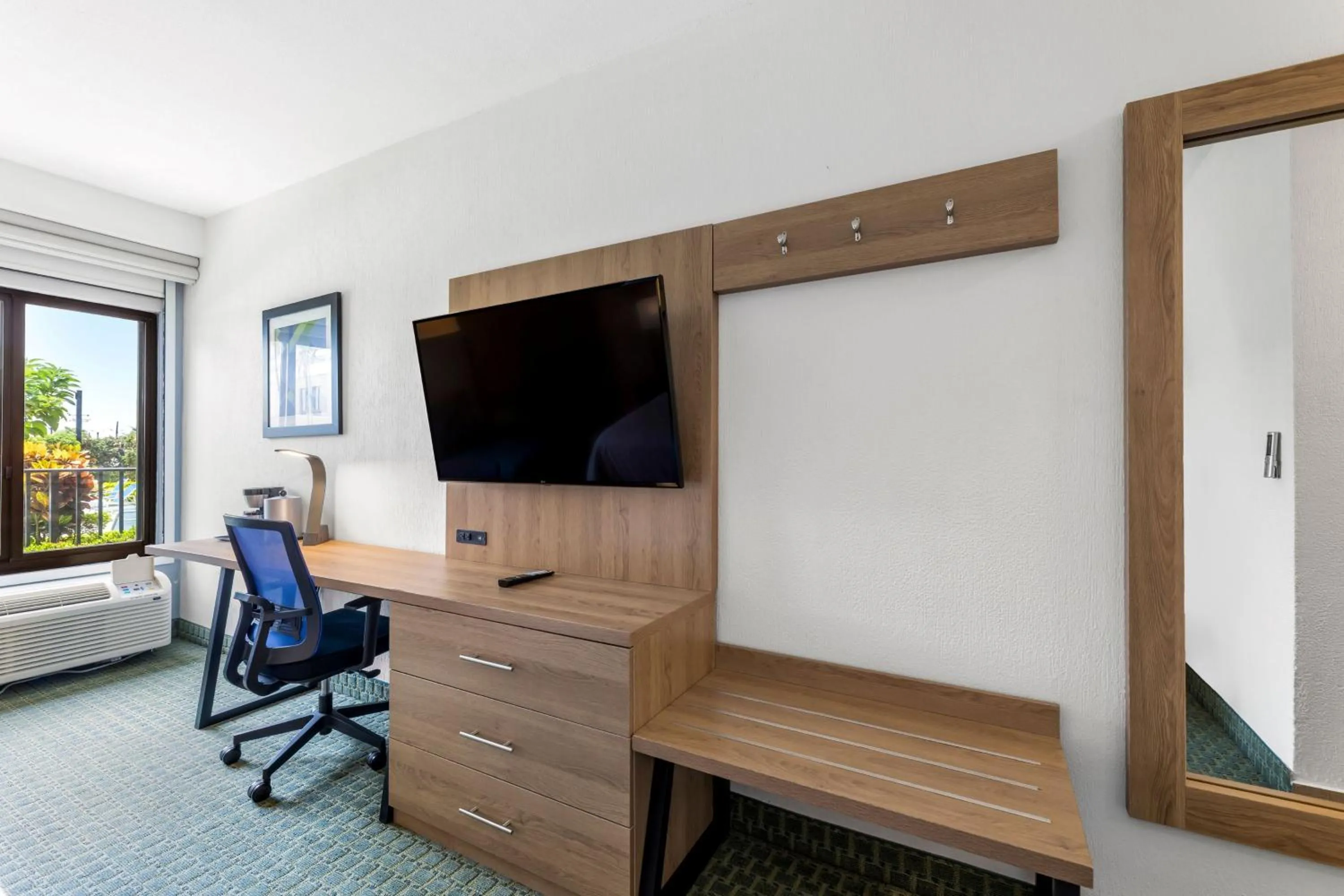 Photo of the whole room in Holiday Inn Express San Jose Costa Rica Airport by IHG