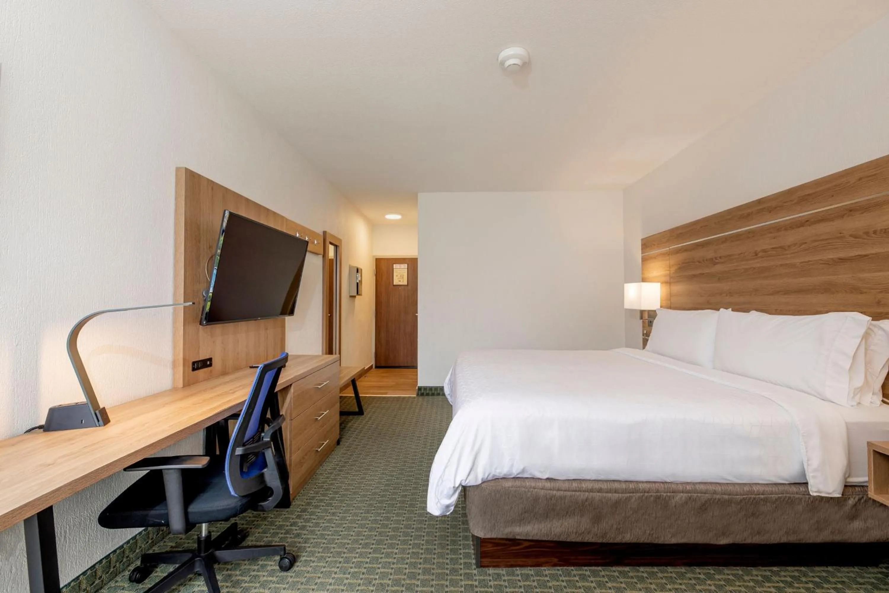 Photo of the whole room, Bed in Holiday Inn Express San Jose Costa Rica Airport by IHG