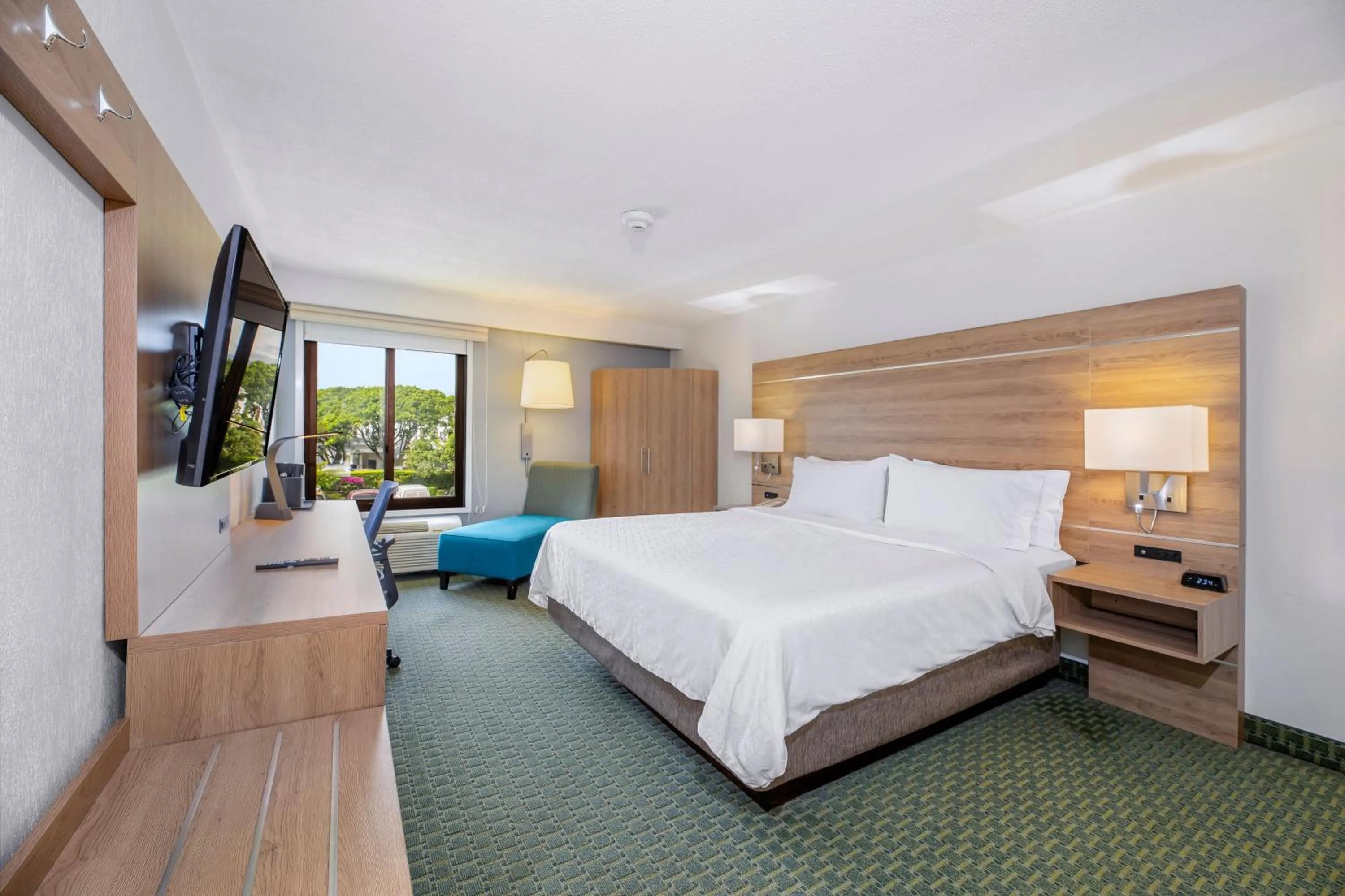 Photo of the whole room, Bed in Holiday Inn Express San Jose Costa Rica Airport by IHG