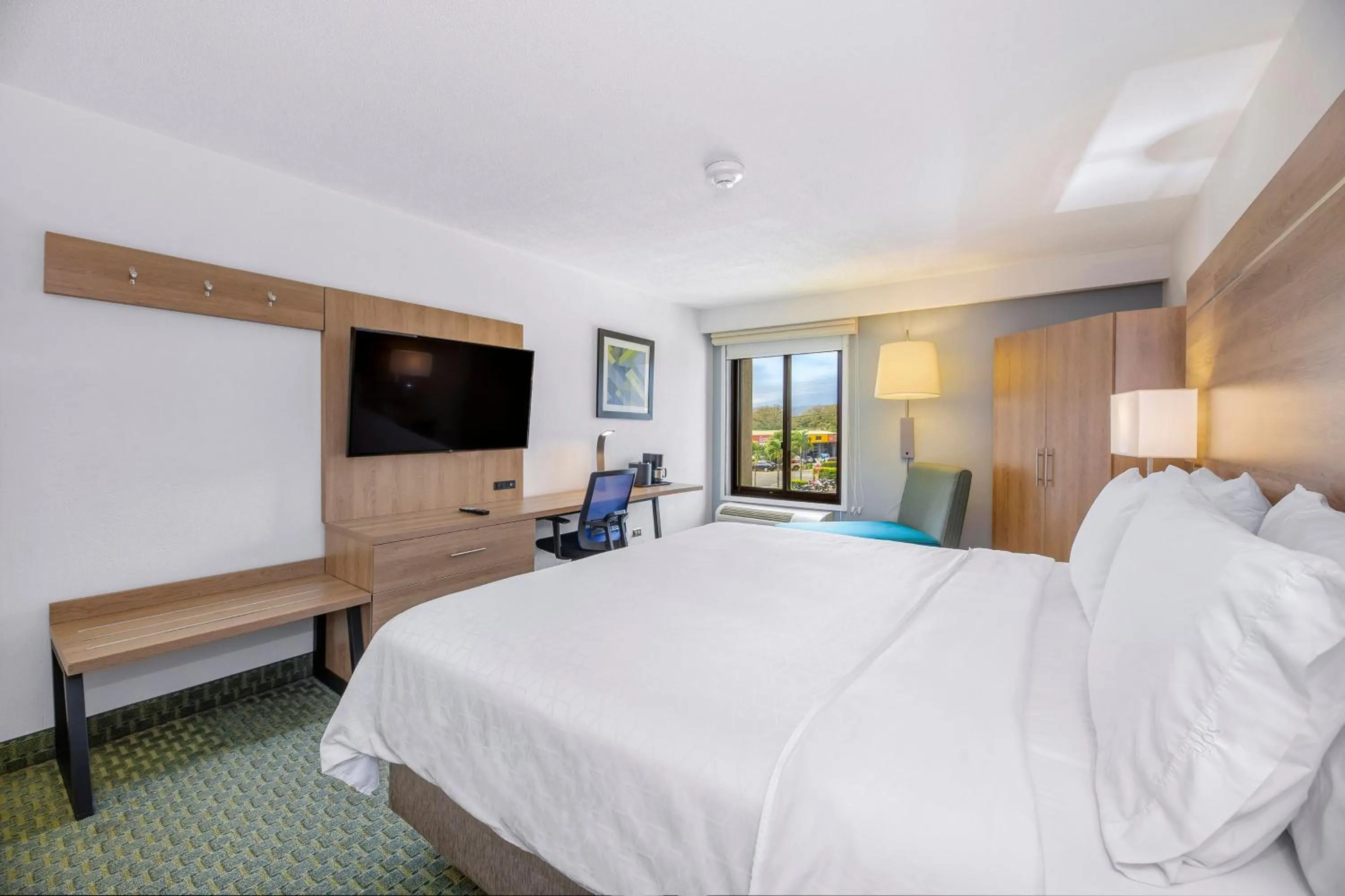 Photo of the whole room, Bed in Holiday Inn Express San Jose Costa Rica Airport by IHG