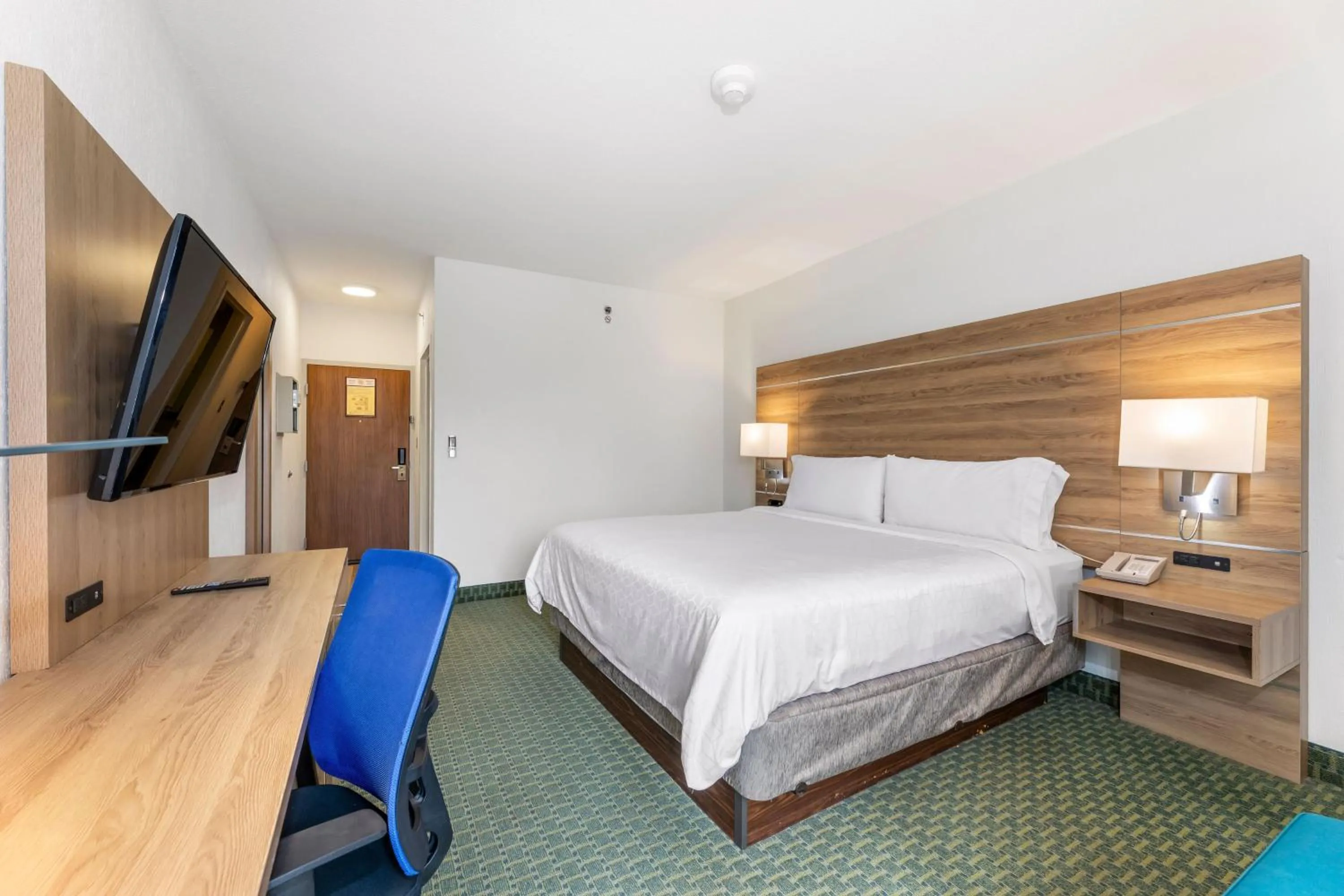 Photo of the whole room, Bed in Holiday Inn Express San Jose Costa Rica Airport by IHG