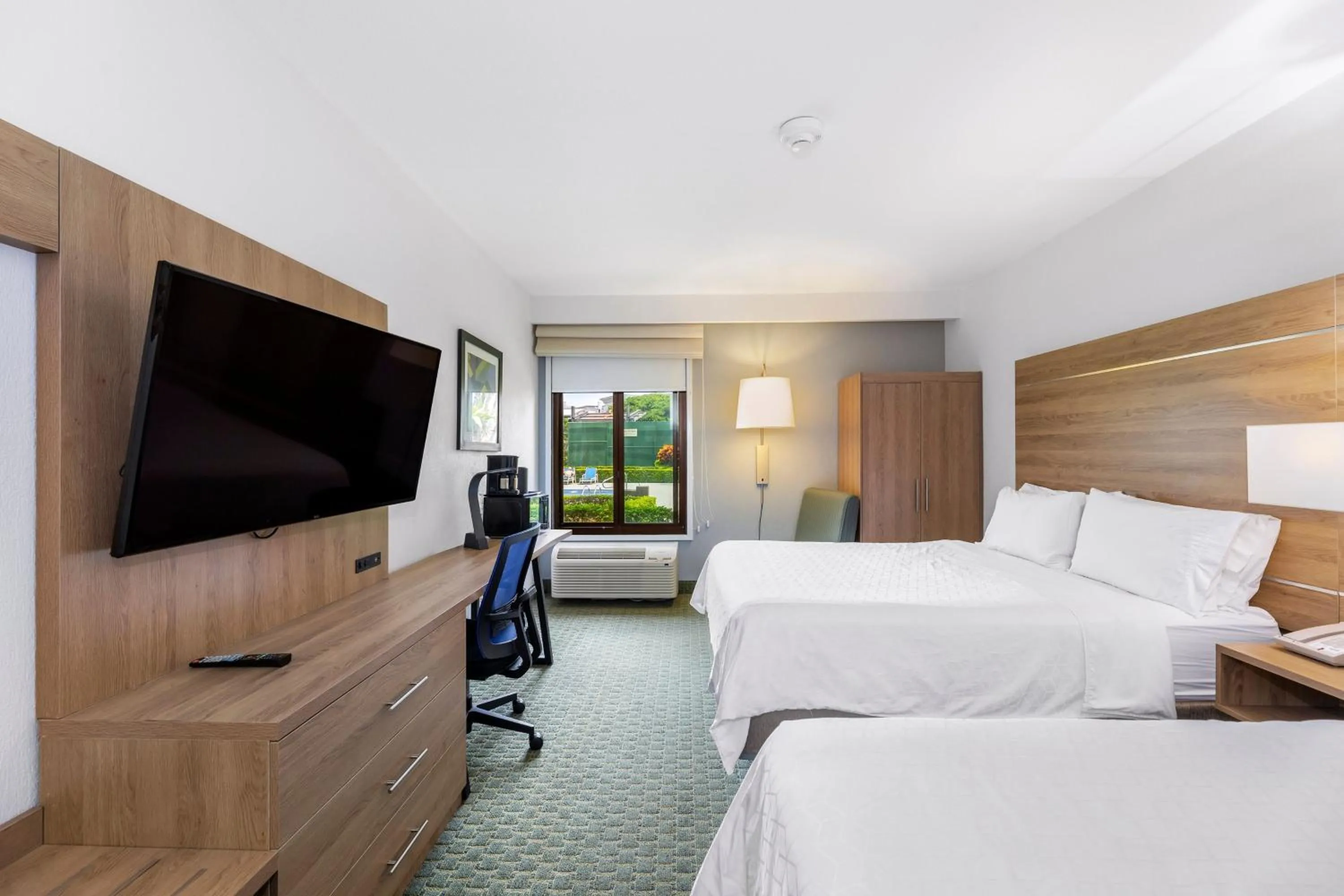 Photo of the whole room, Bed in Holiday Inn Express San Jose Costa Rica Airport by IHG