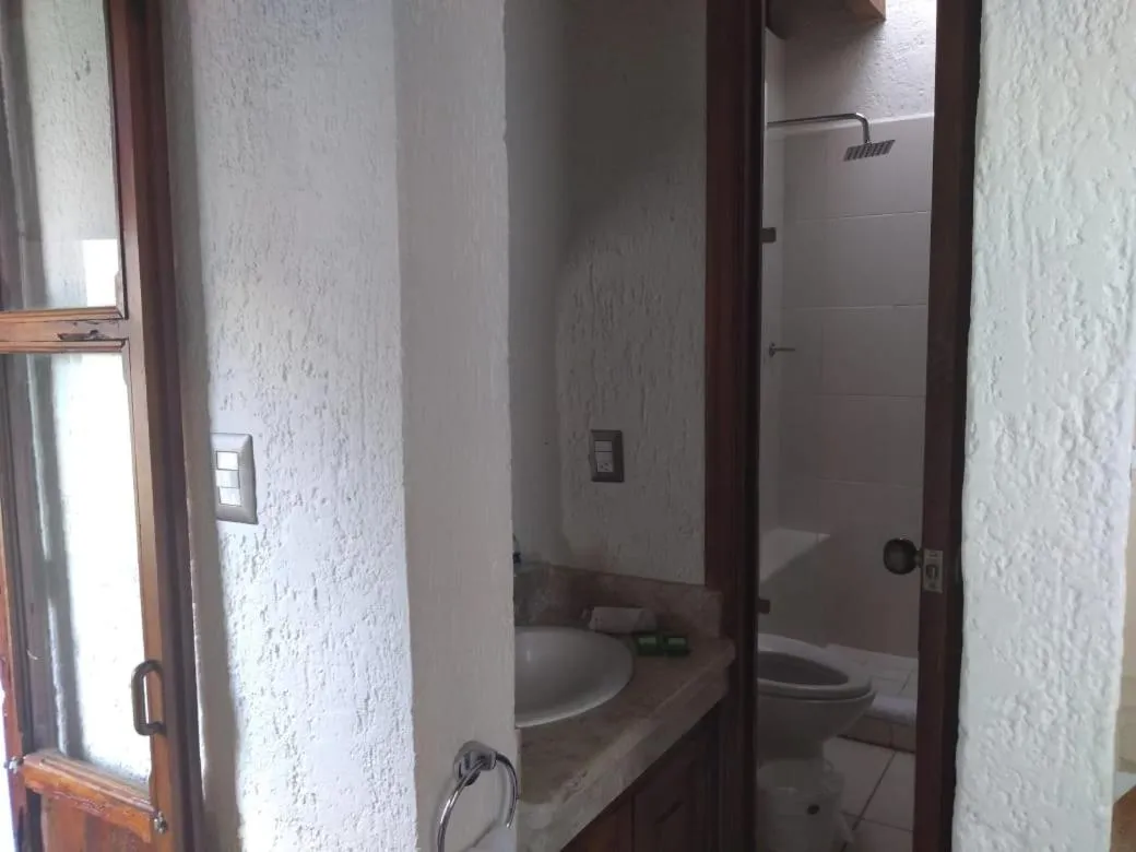 Bathroom in Mesón de la Merced Hotel Boutique Patio & Spa