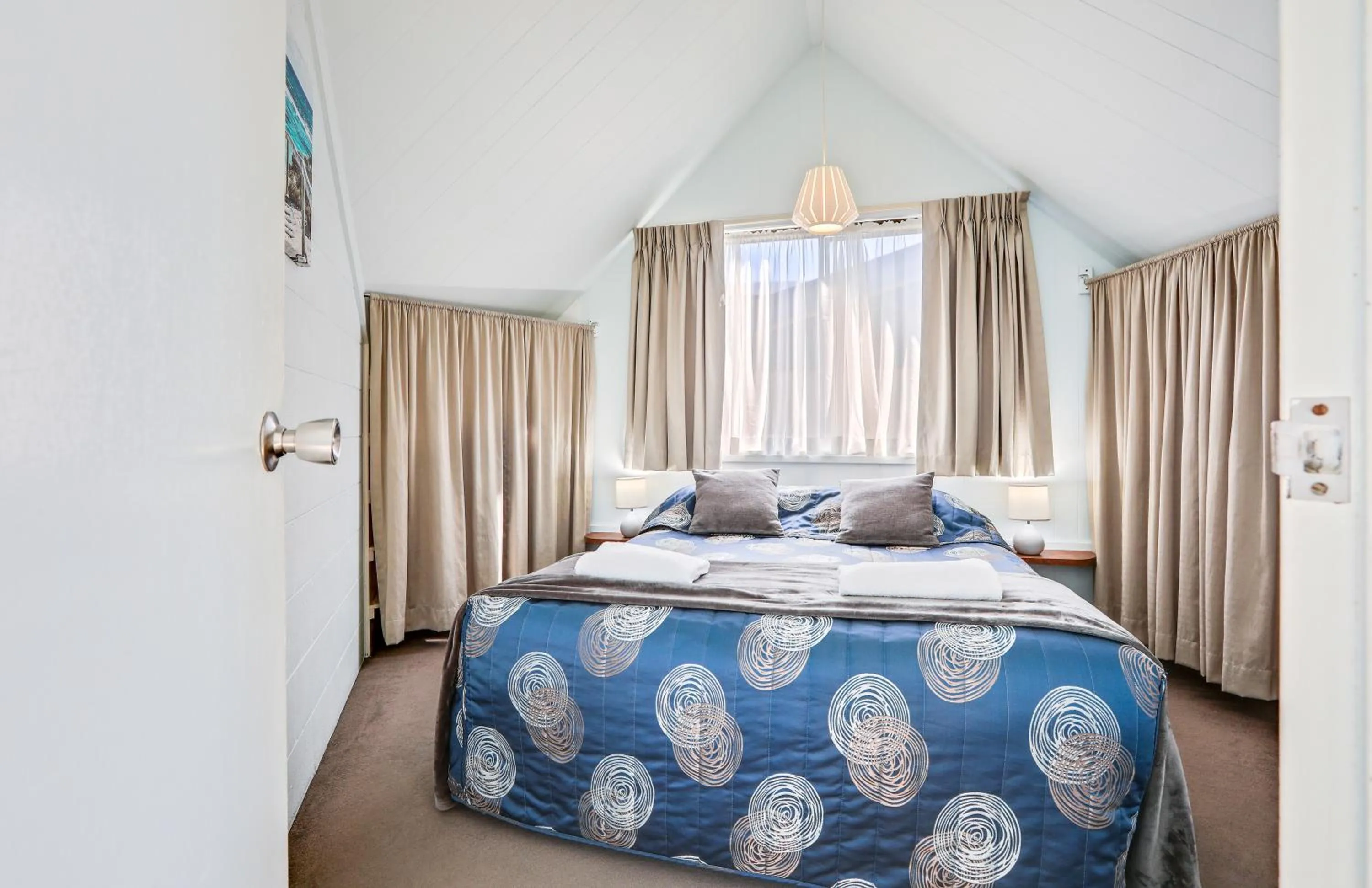 Bedroom, Bed in Beach Cabins Merimbula