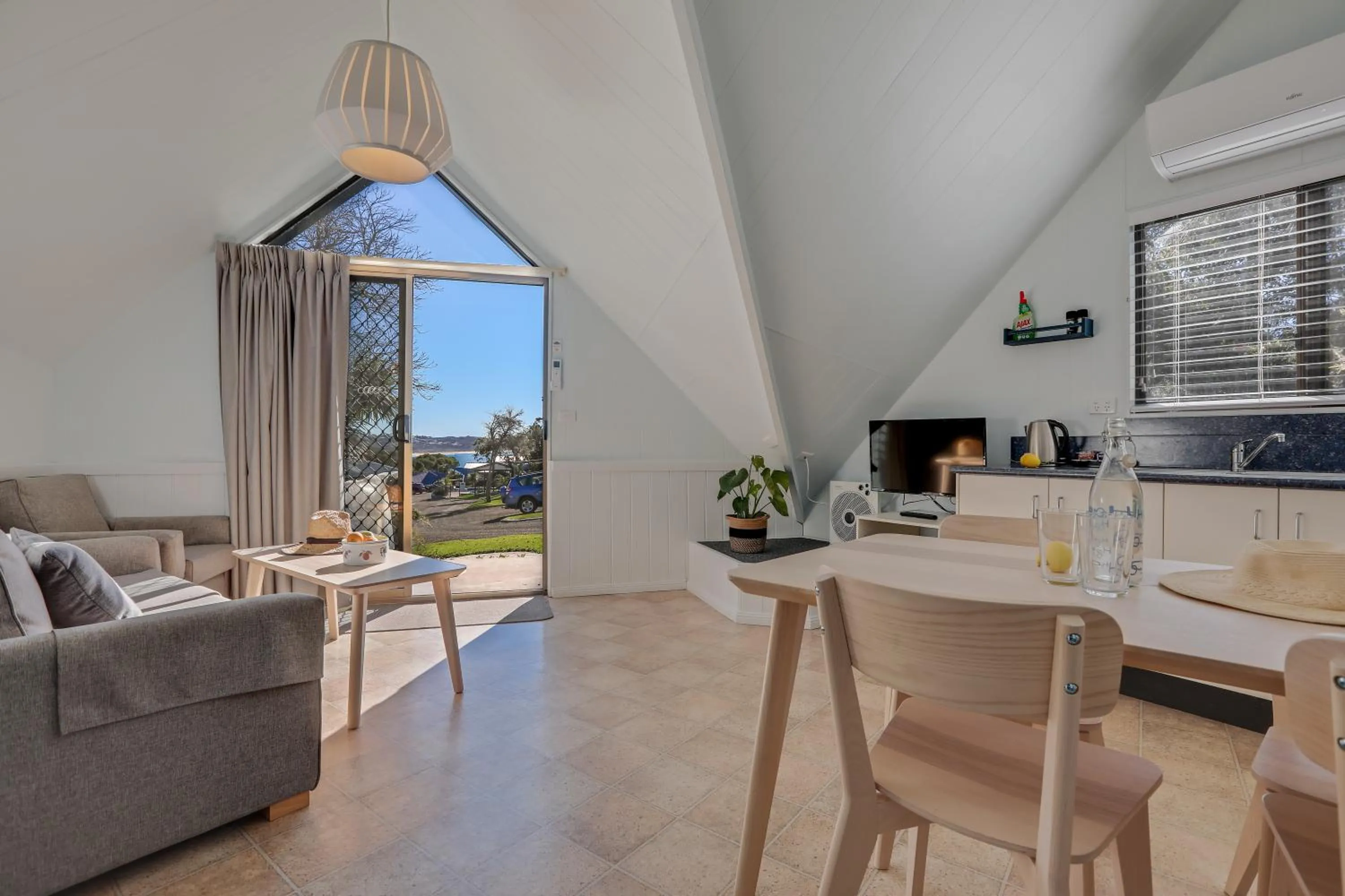 Living room in Beach Cabins Merimbula