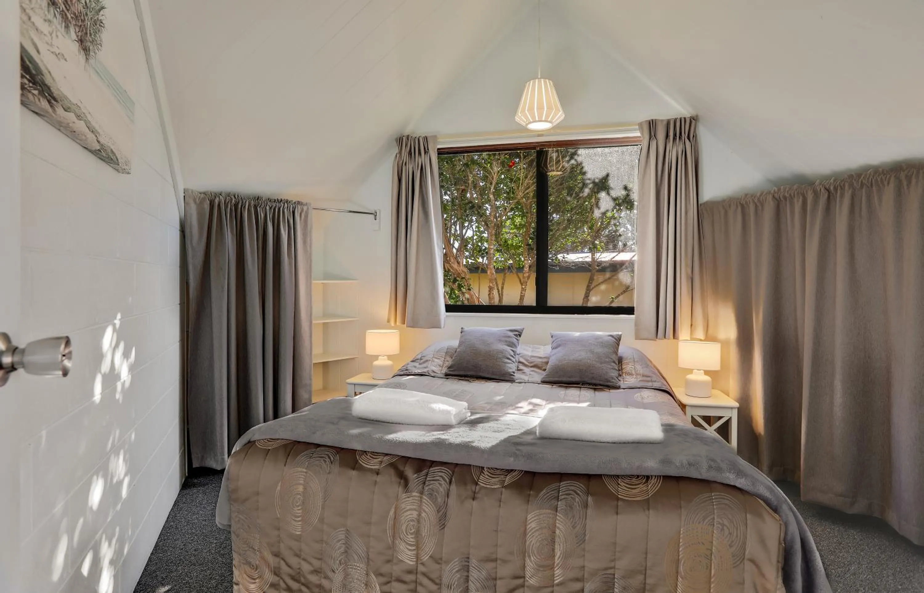 Bedroom, Bed in Beach Cabins Merimbula