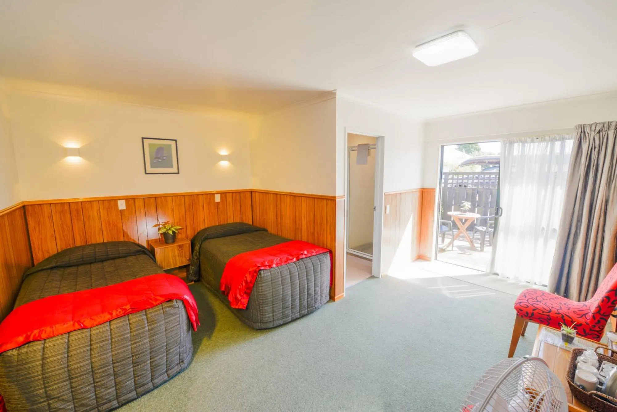 Deluxe Twin Room in Wilderness Motel Accommodation