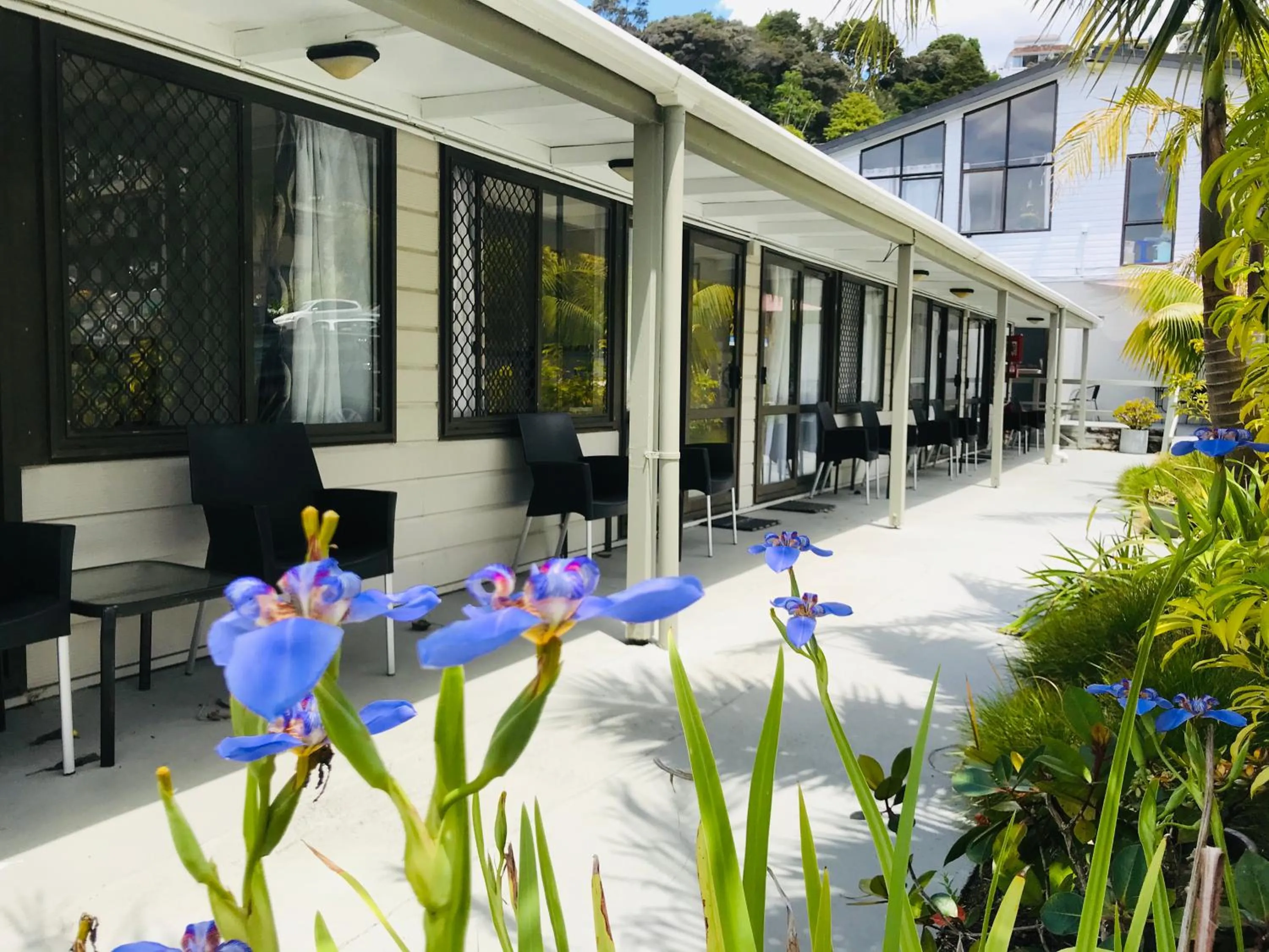 Patio in Bounty Motel