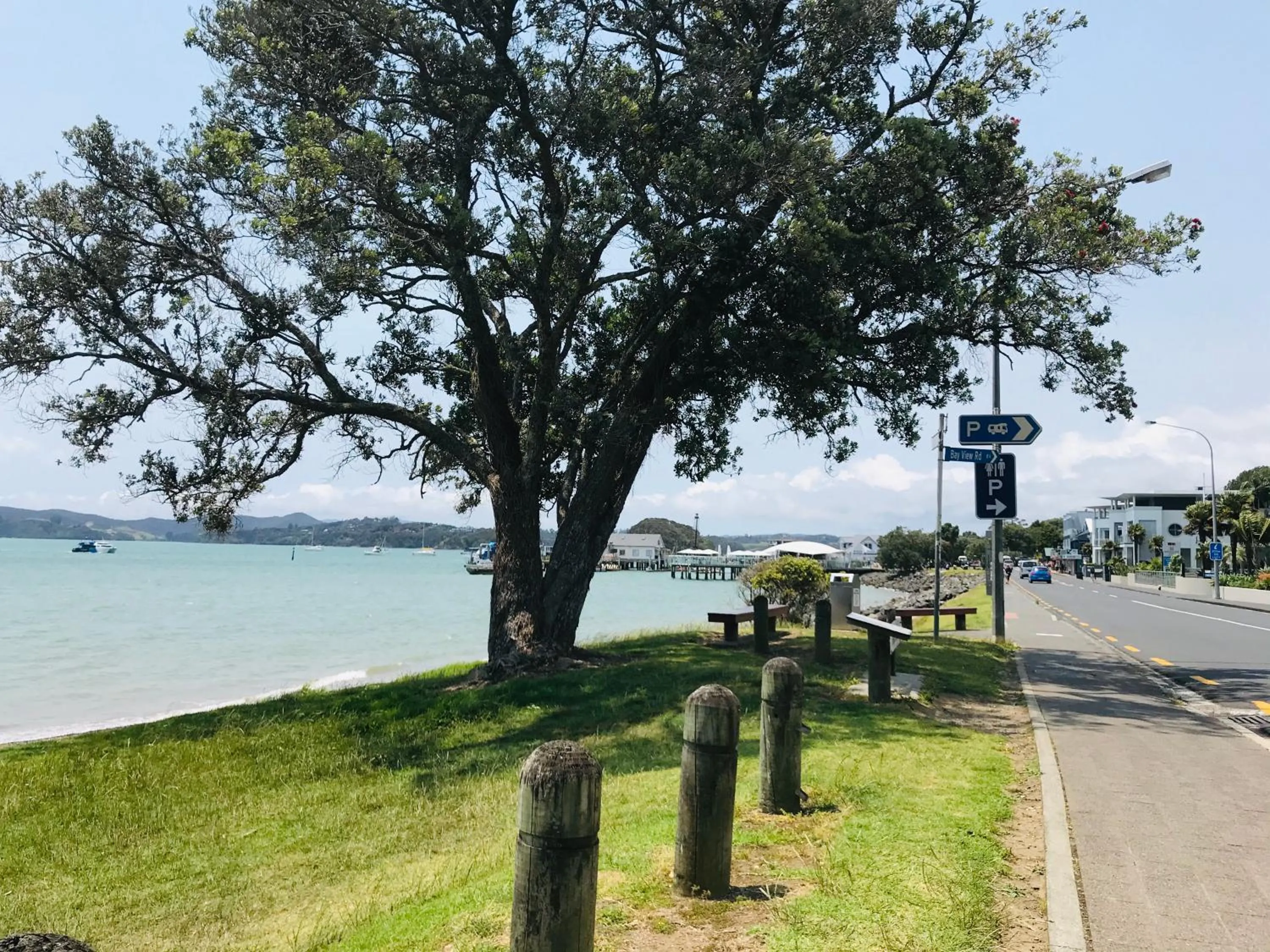 Neighbourhood in Bounty Motel