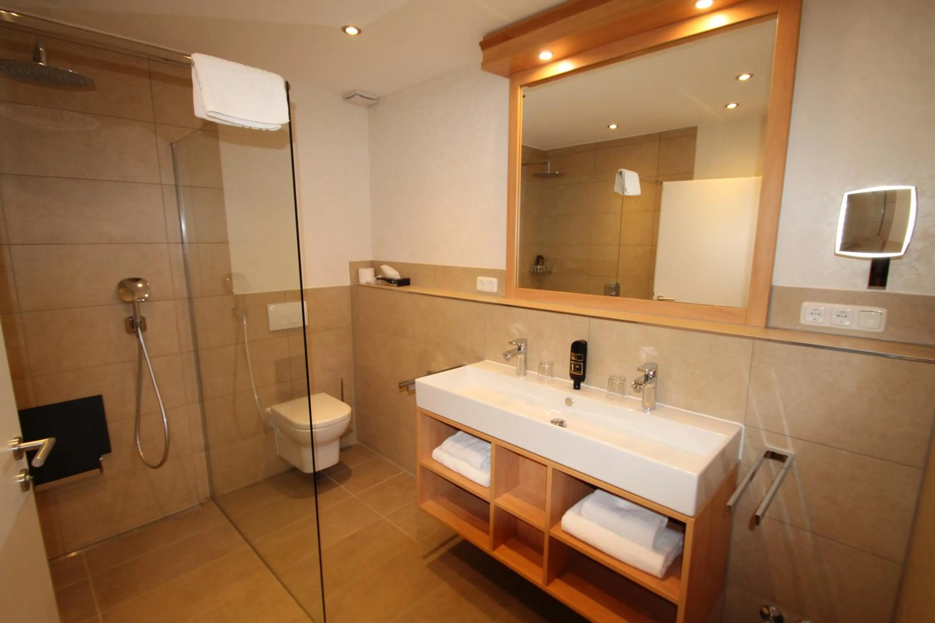 Bathroom in Bundt's Hotel & Gartenrestaurant