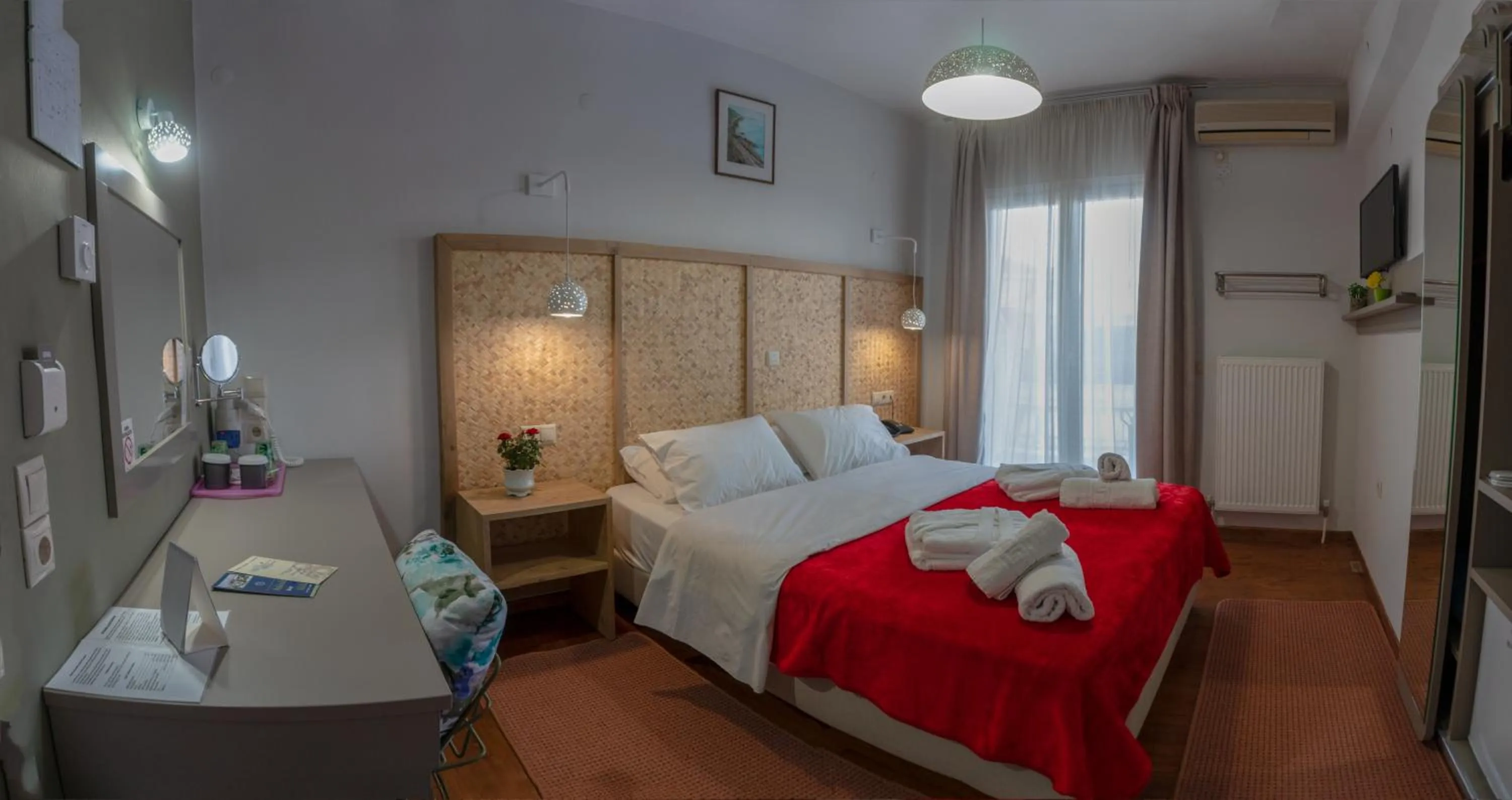 Balcony/Terrace, Bed in Aklidi Hotel