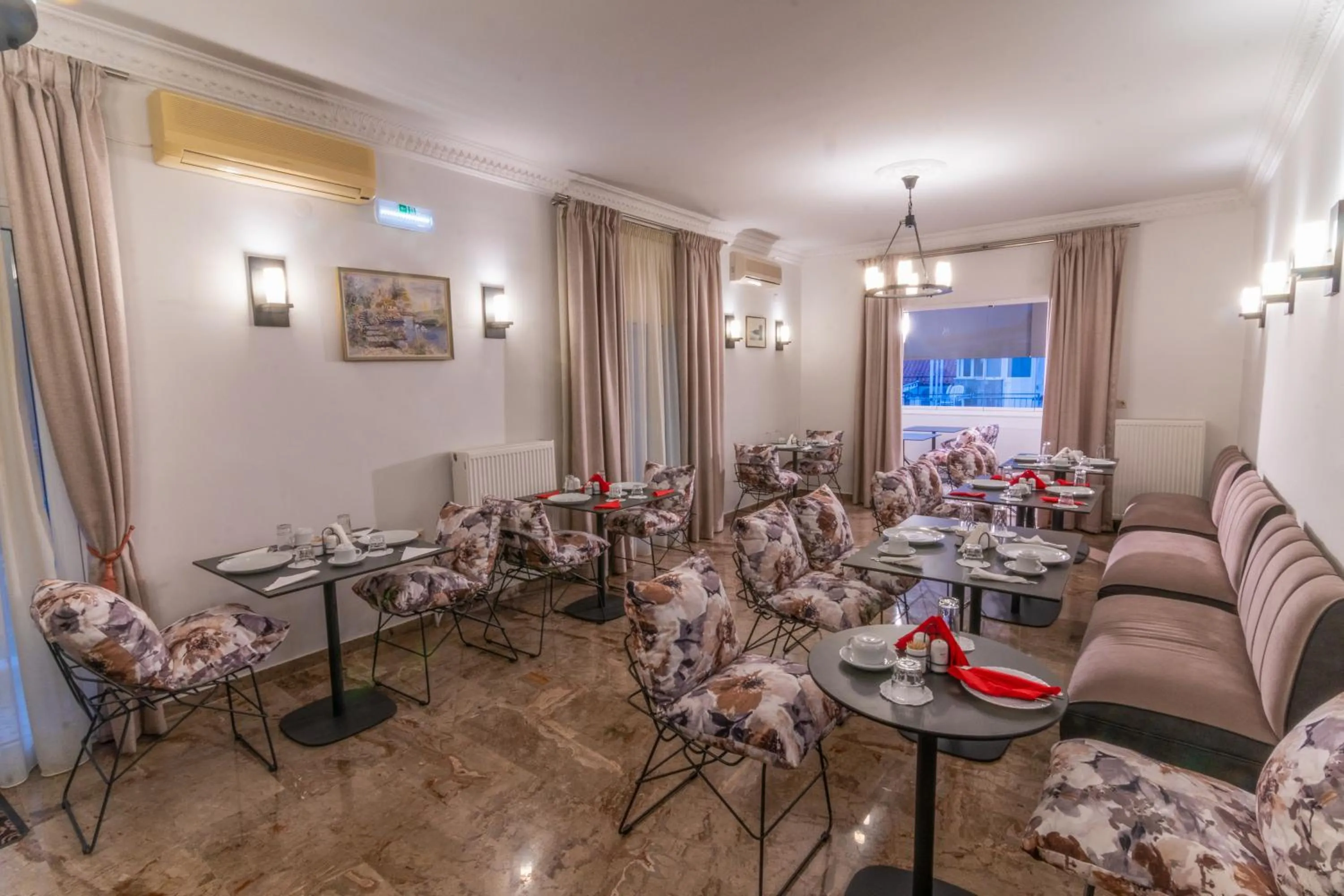 Restaurant/places to eat in Aklidi Hotel