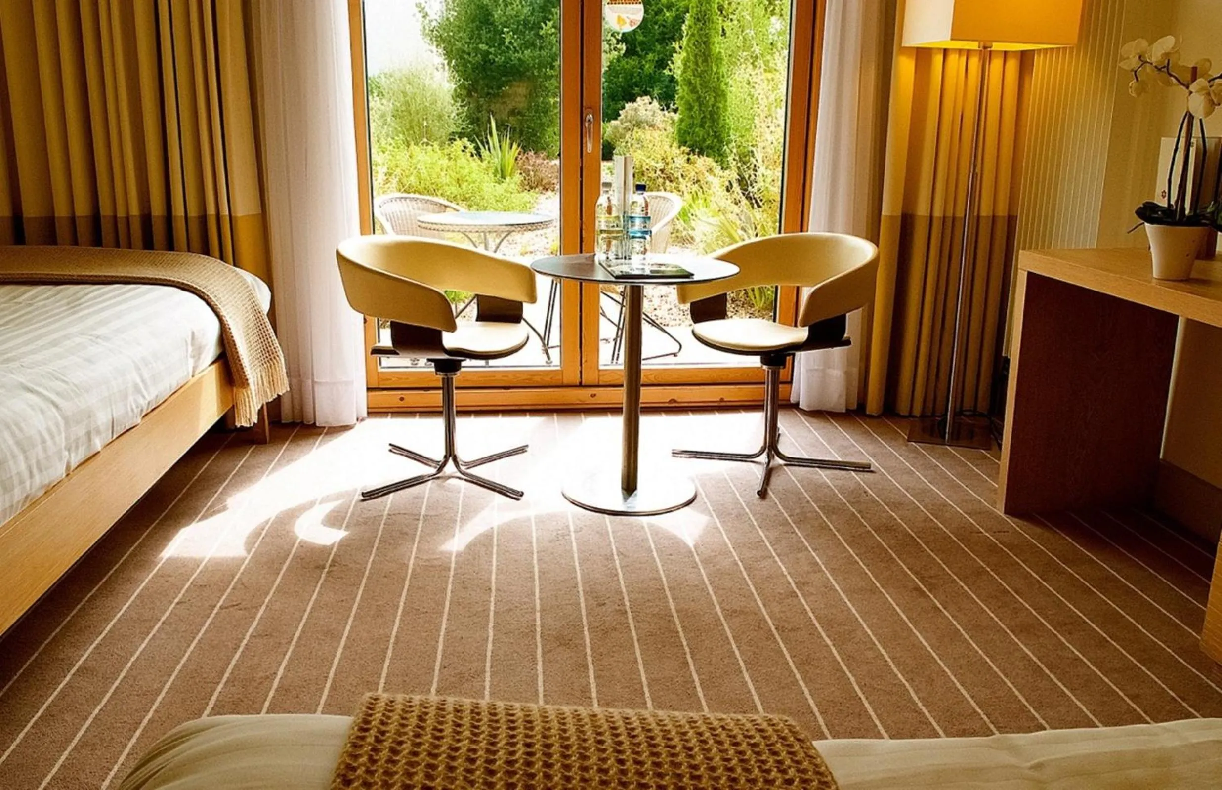 Bed in Lifehouse Spa And Hotel