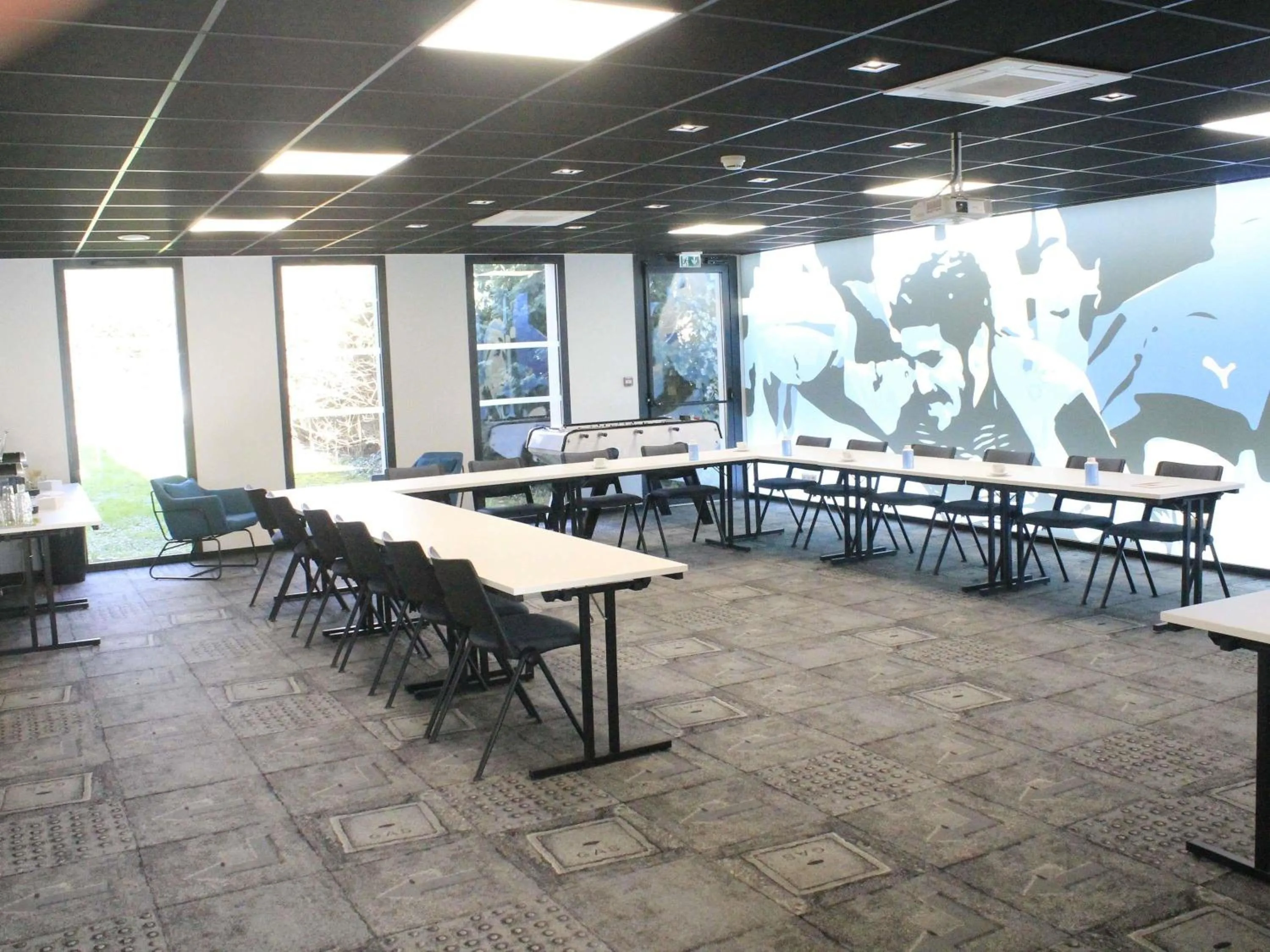 Meeting/conference room in ibis Styles Toulouse Nord Sesquieres