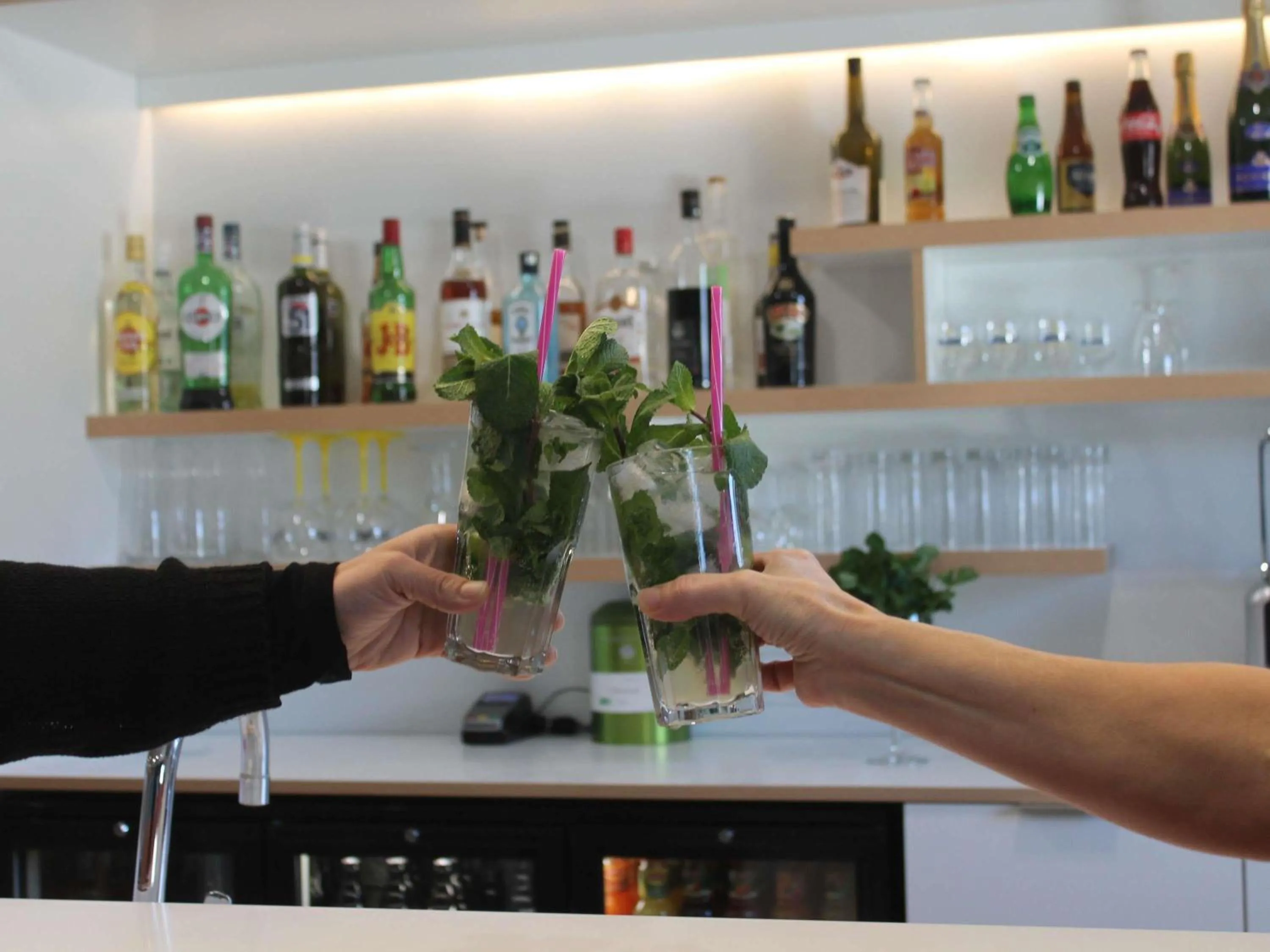 Lounge or bar in ibis Styles Toulouse Nord Sesquieres