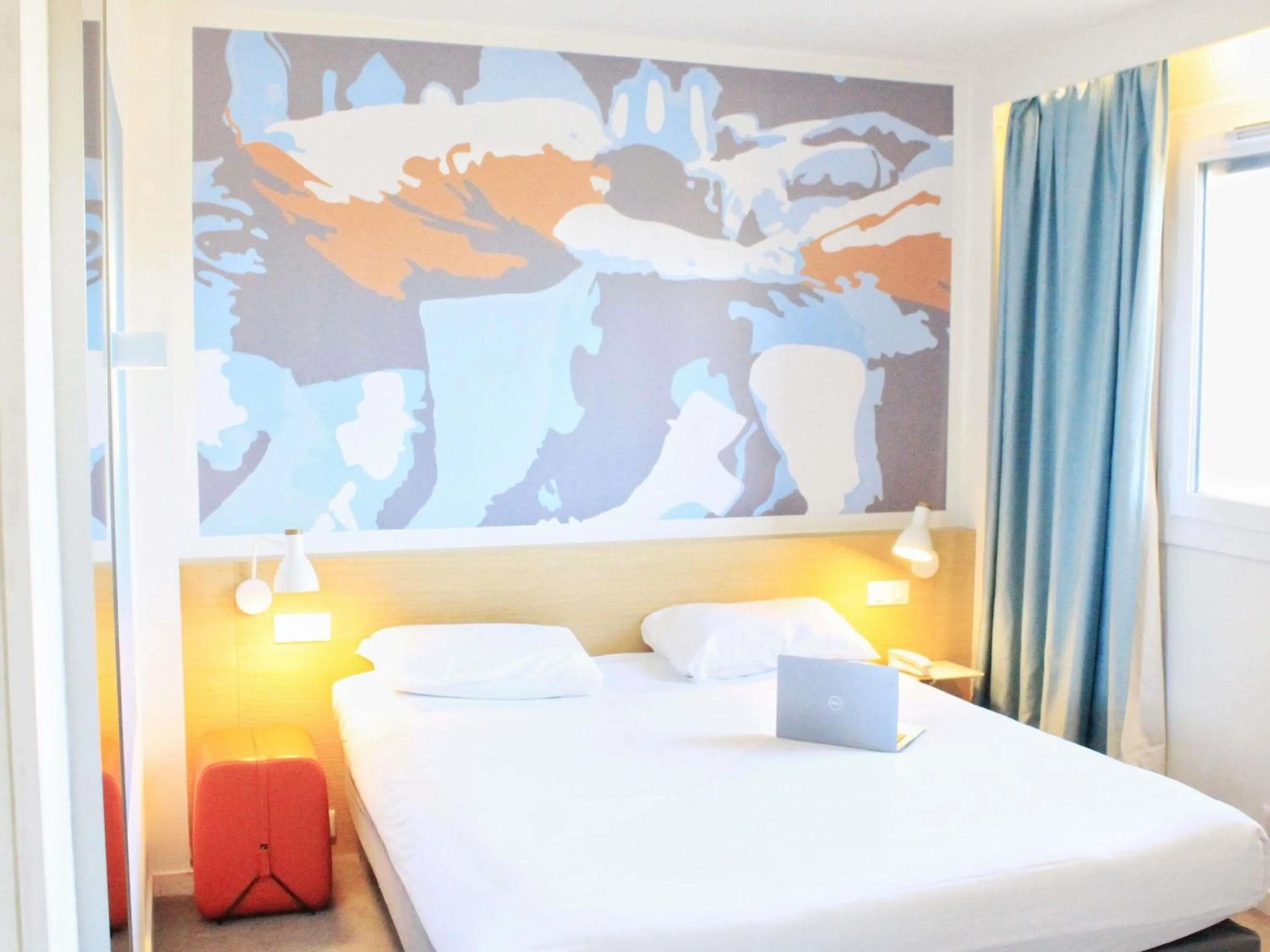 Bedroom, Bed in ibis Styles Toulouse Nord Sesquieres