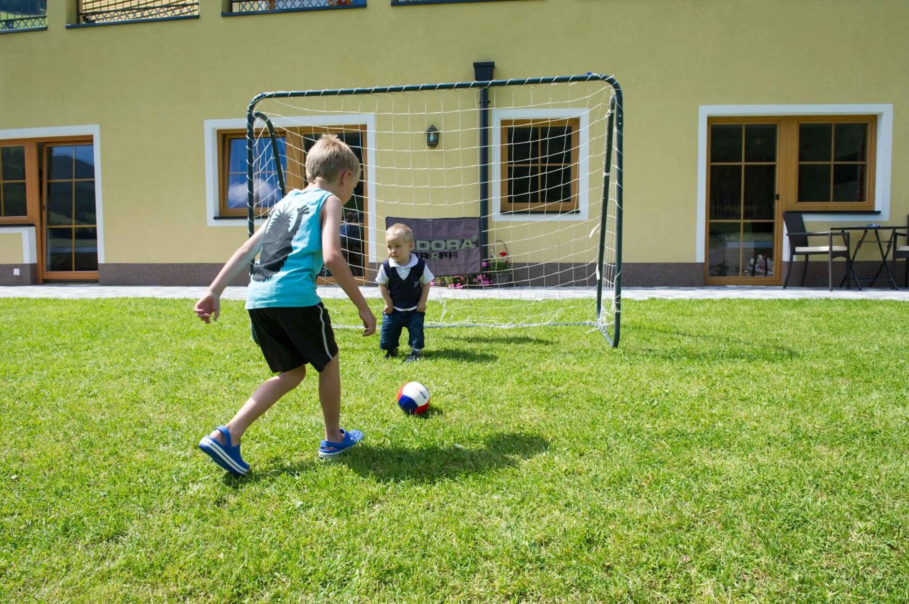 young children in Haarlehenhof