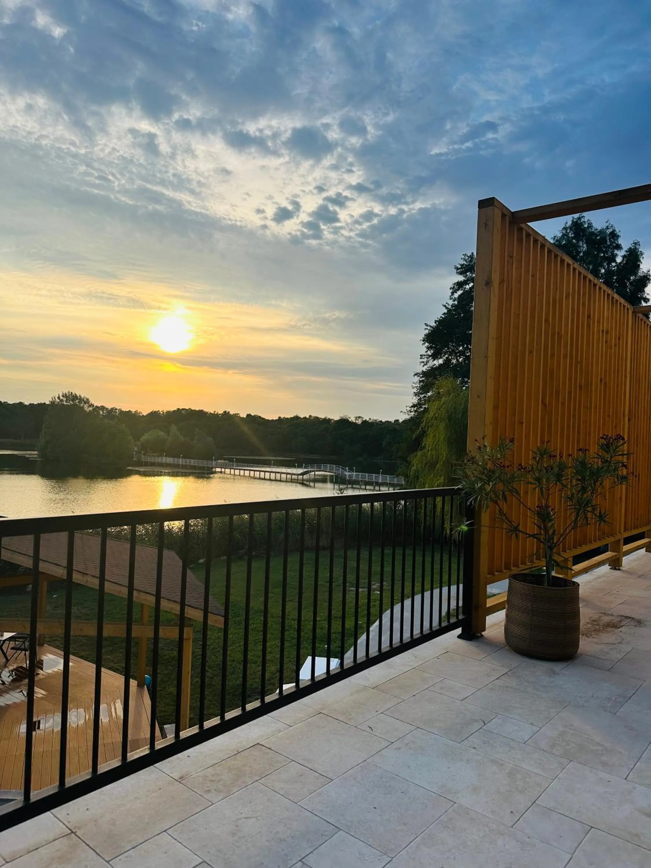 Natural landscape in Resort Plaza Lake