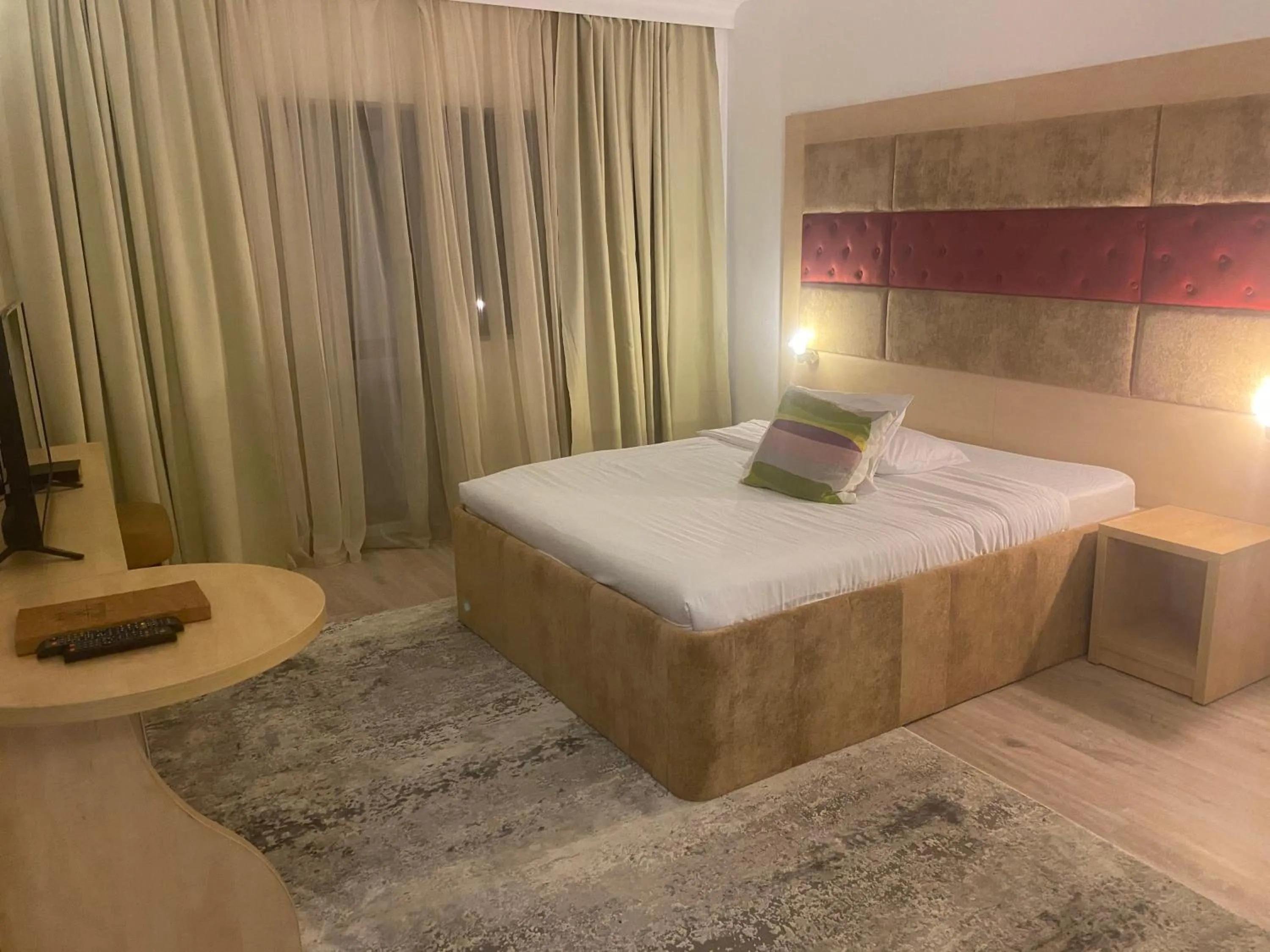 Bed in Resort Plaza Lake