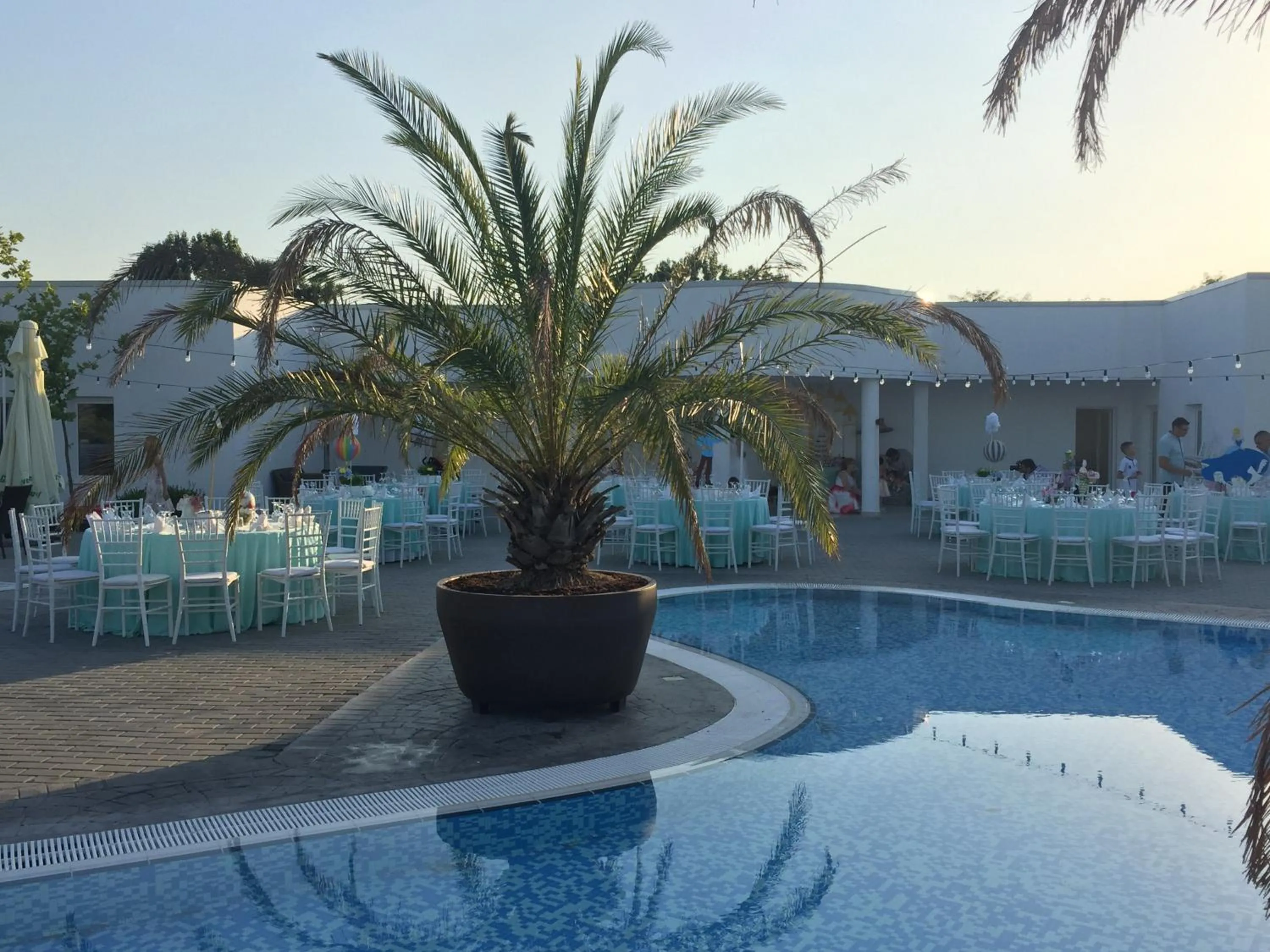 Swimming pool in Resort Plaza Lake