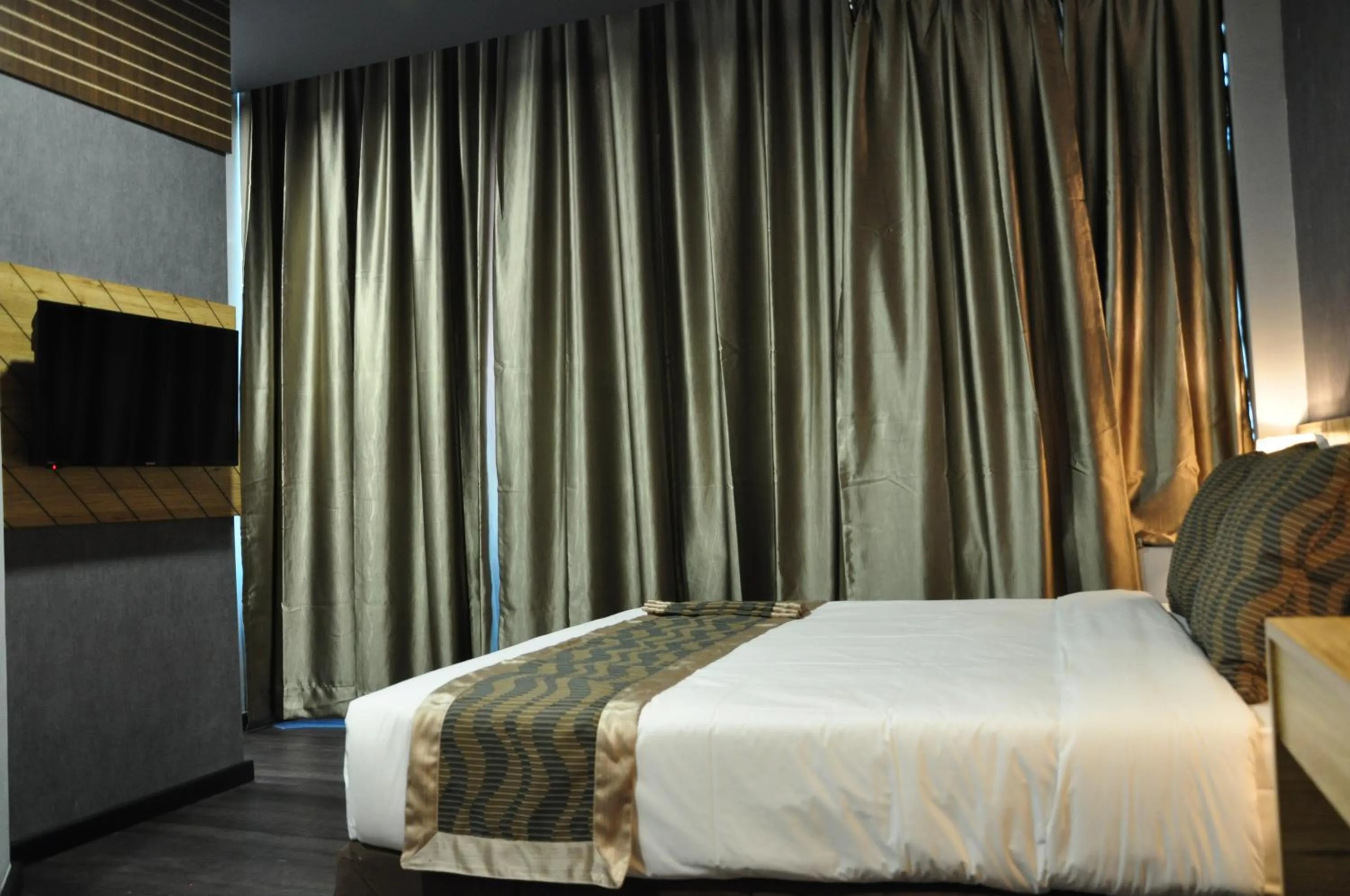 Bed in Valya Hotel, Kuala Terengganu