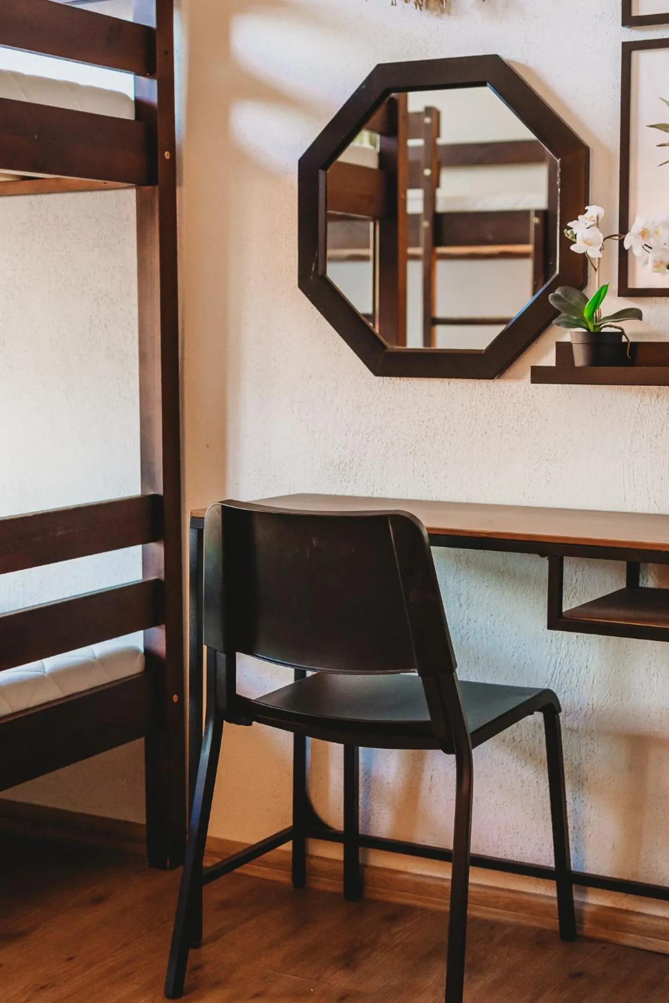 Decorative detail in 16eur - Fat Margaret's